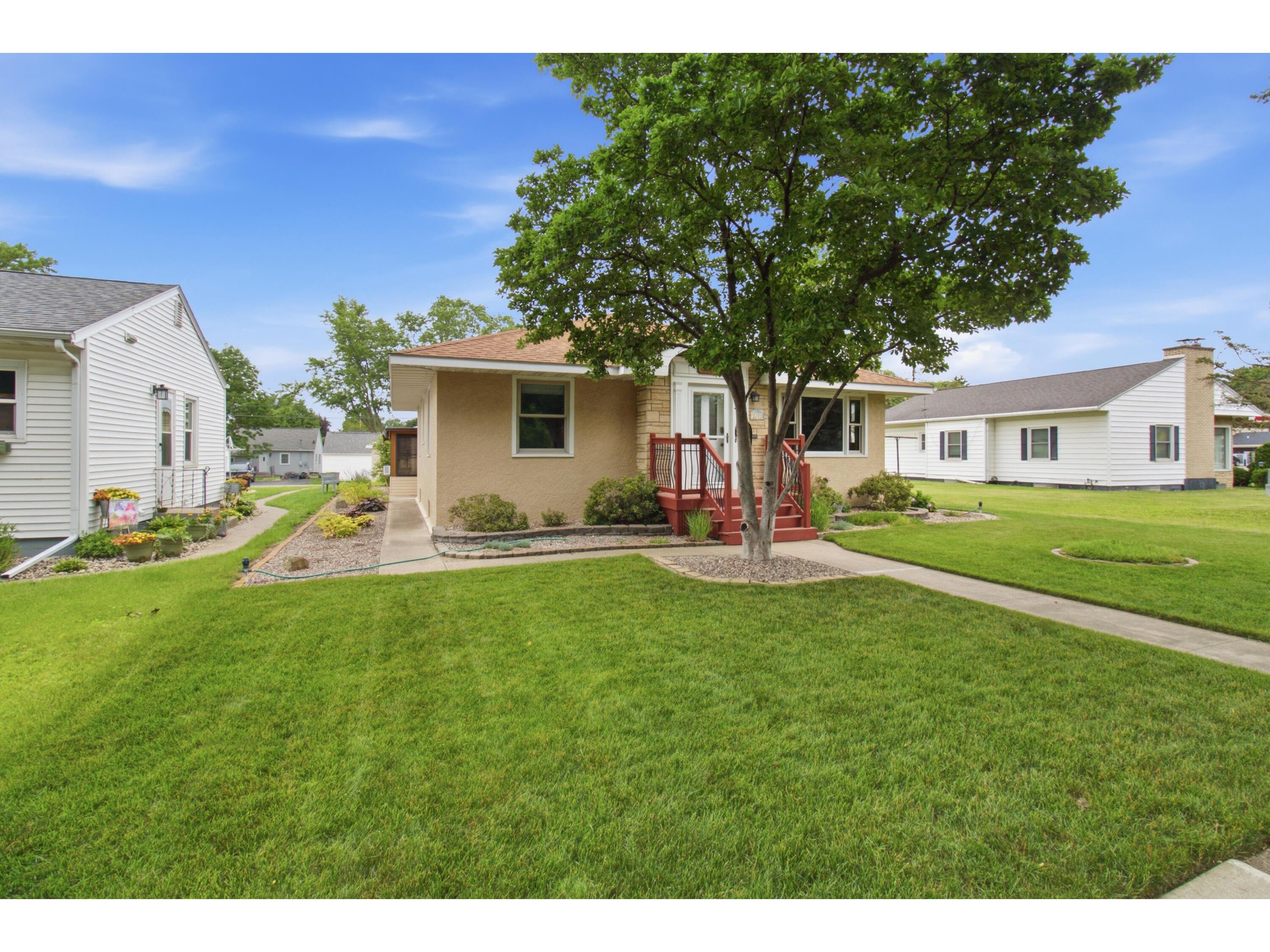 2321 Johnson La Crosse WI 54601 1968935 image3