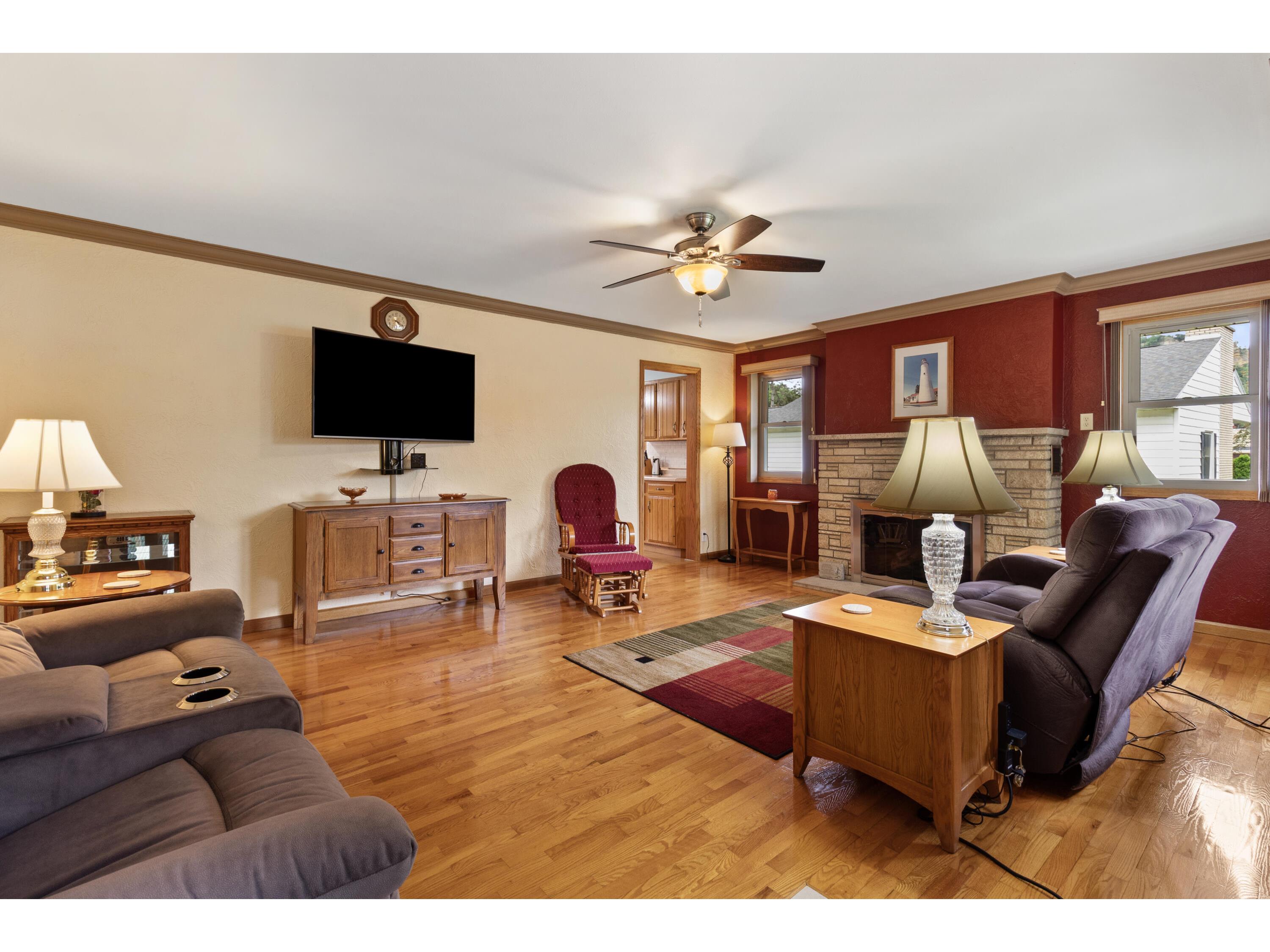 2321 Johnson La Crosse WI 54601 1968935 image9