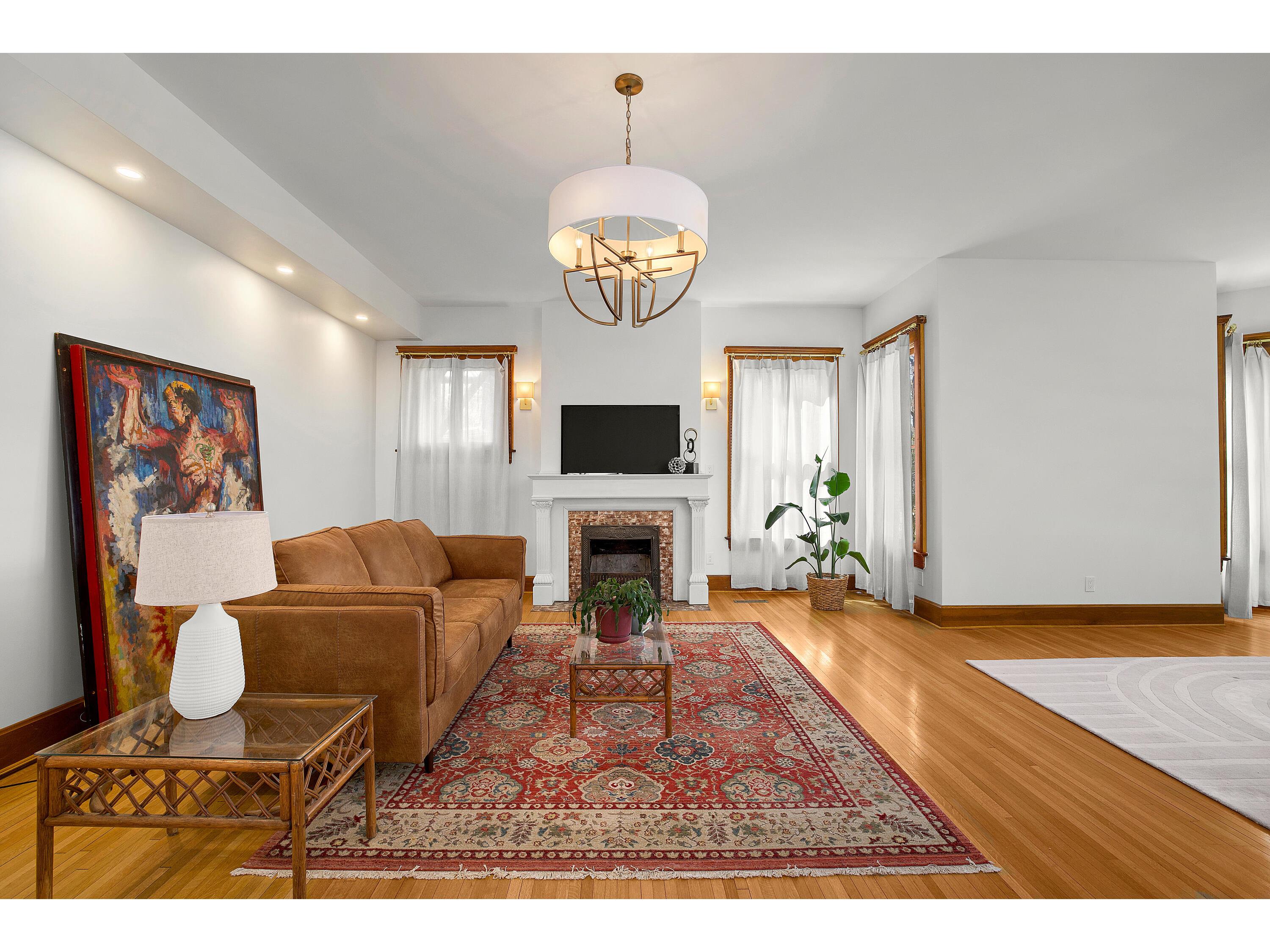 233 9th #235 La Crosse WI 54601 1913308 image5