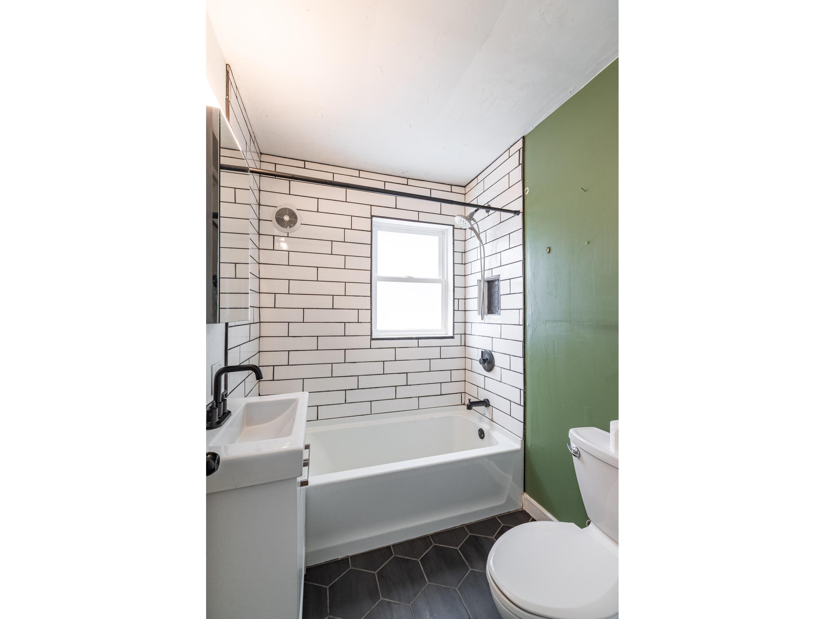 2332 Ferry La Crosse WI 54601 1970449 image11