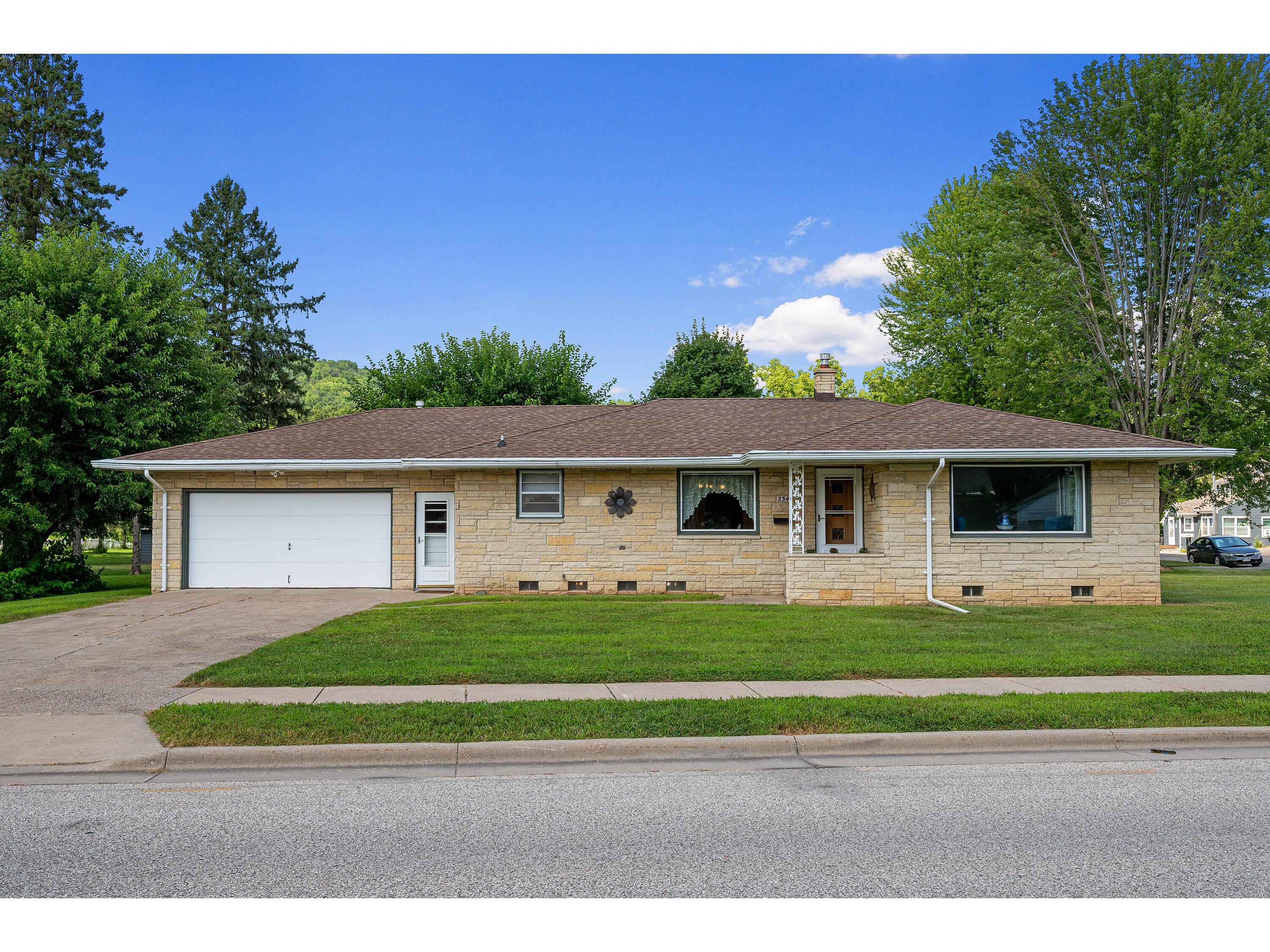 234 4th La Crescent MN 55947 1930116 image1