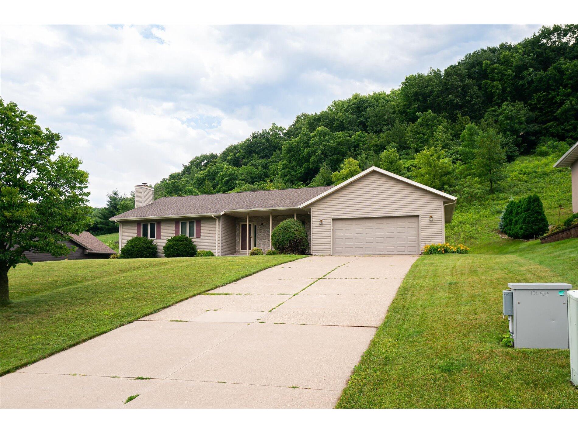 240 Red Apple La Crescent MN 55947 1973126 image1