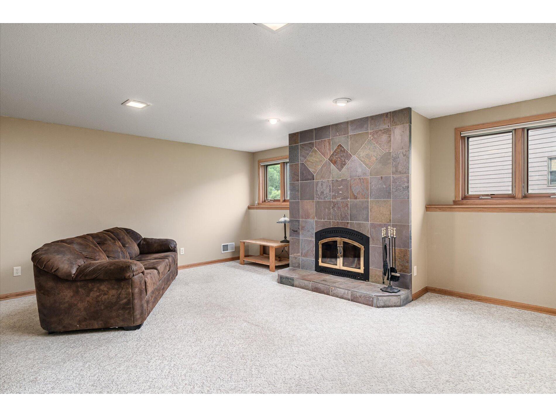 240 Red Apple La Crescent MN 55947 1973126 image15