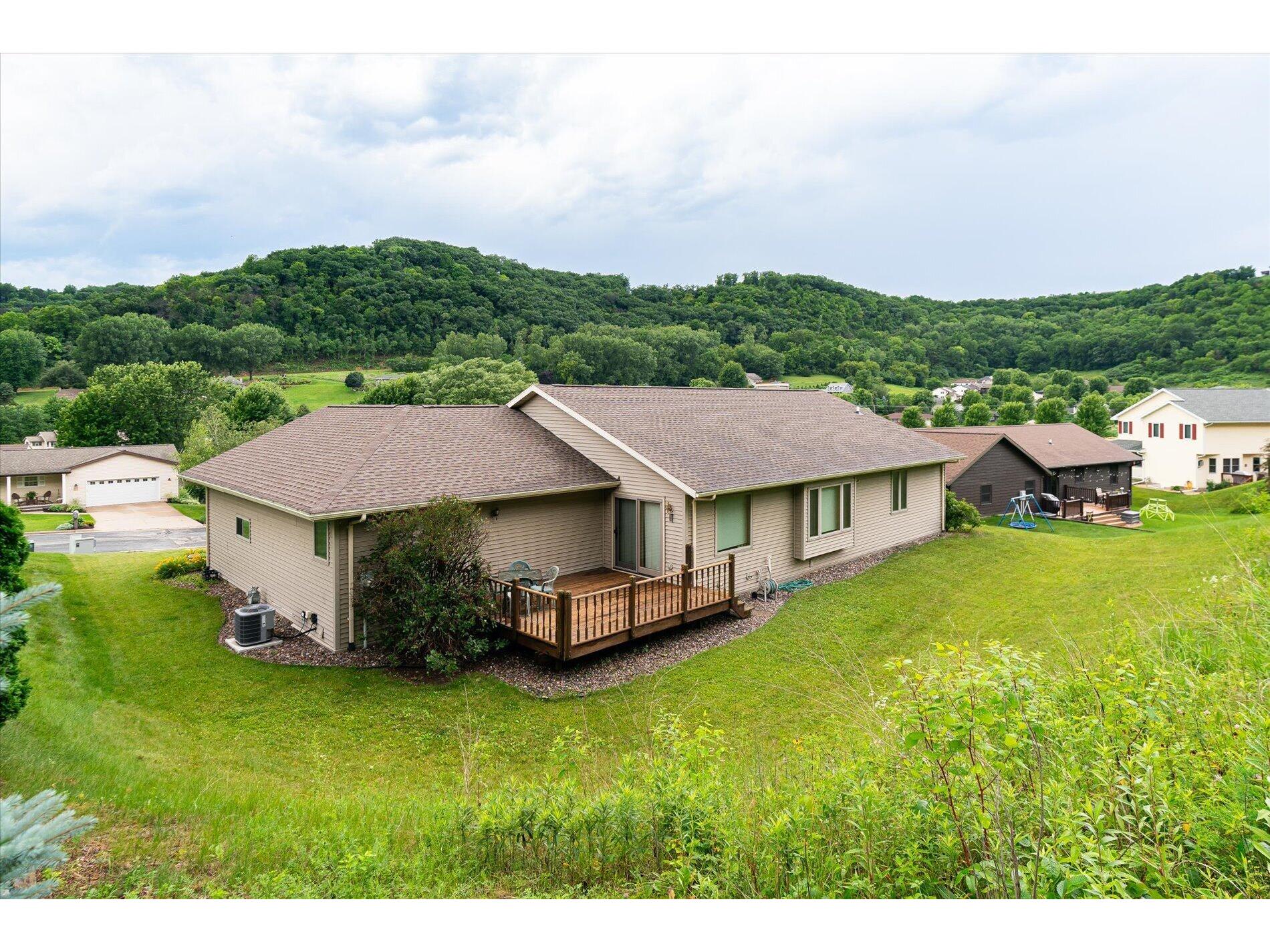 240 Red Apple La Crescent MN 55947 1973126 image20