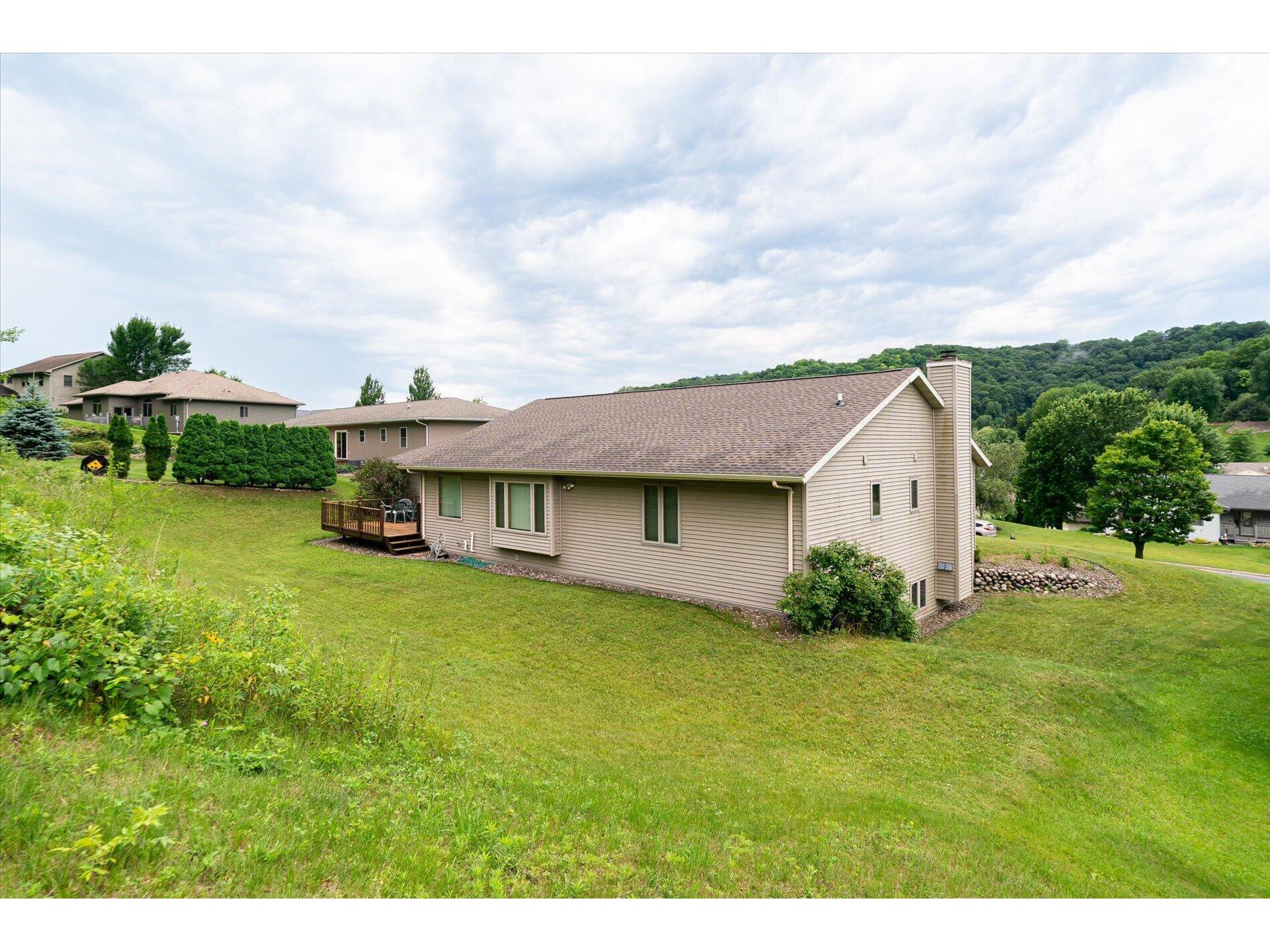 240 Red Apple La Crescent MN 55947 1973126 image22