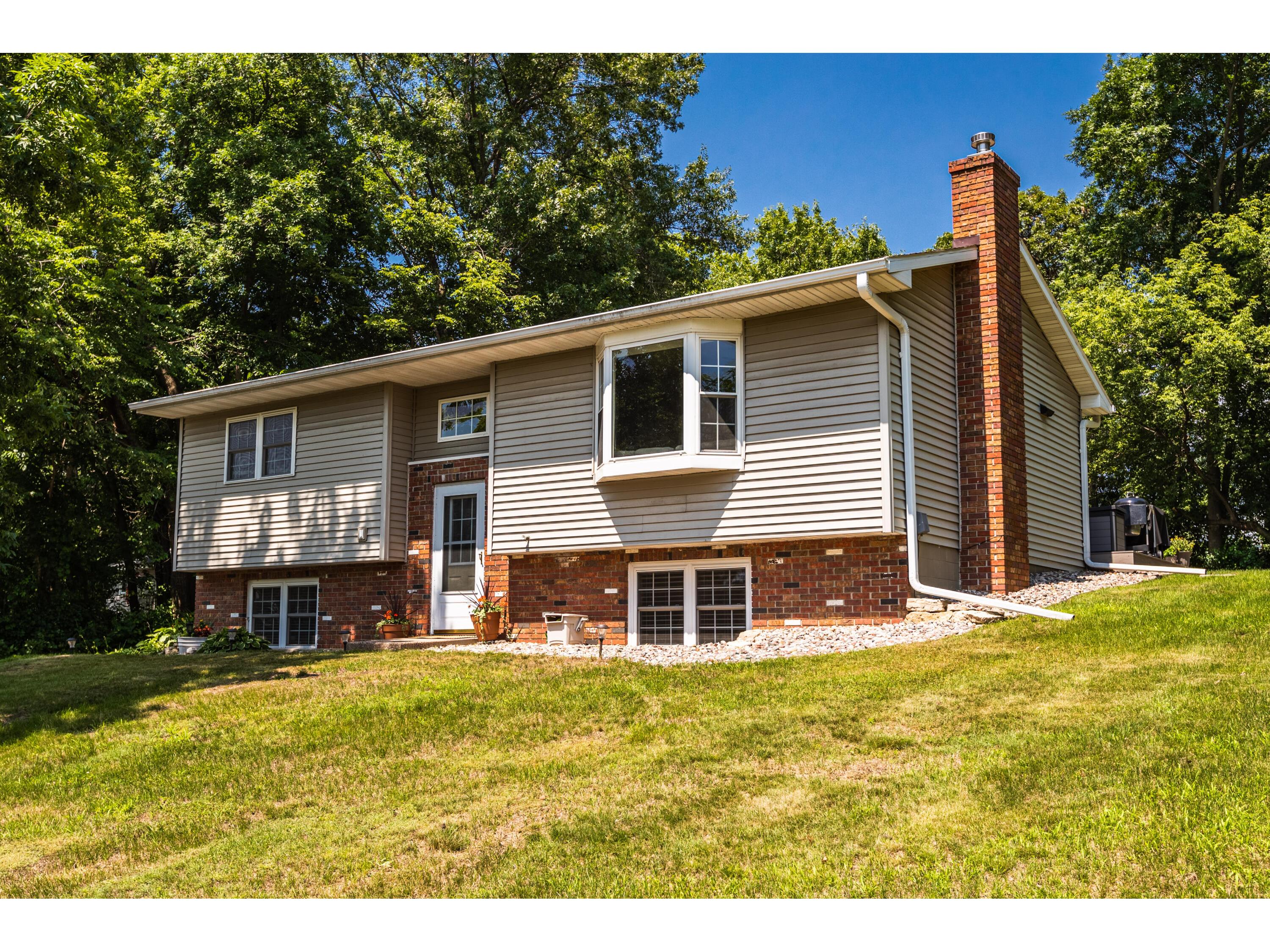 2402 Craig Ct, Onalaska, WI 54650 MLS 1751353 Edina Realty