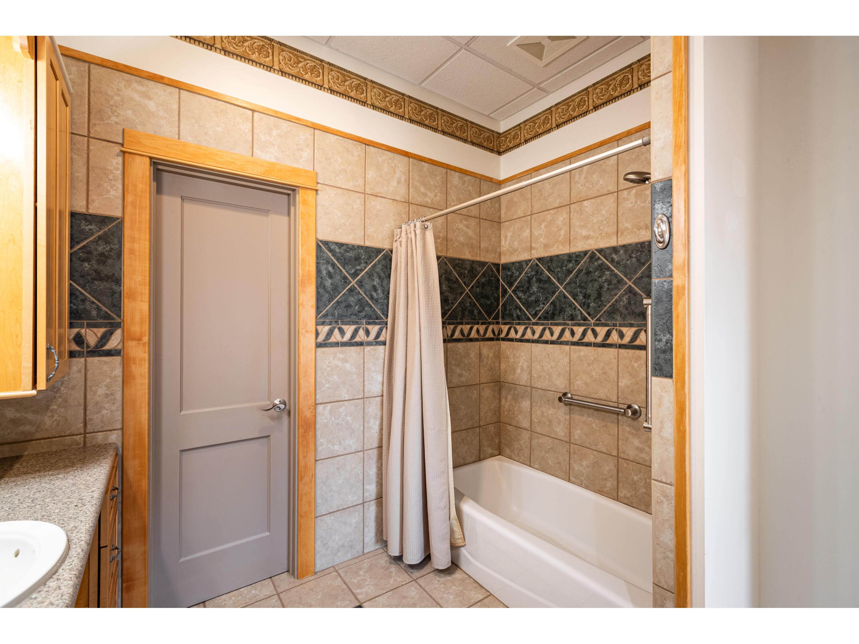 2425 16th La Crosse WI 54601 1895912 image8