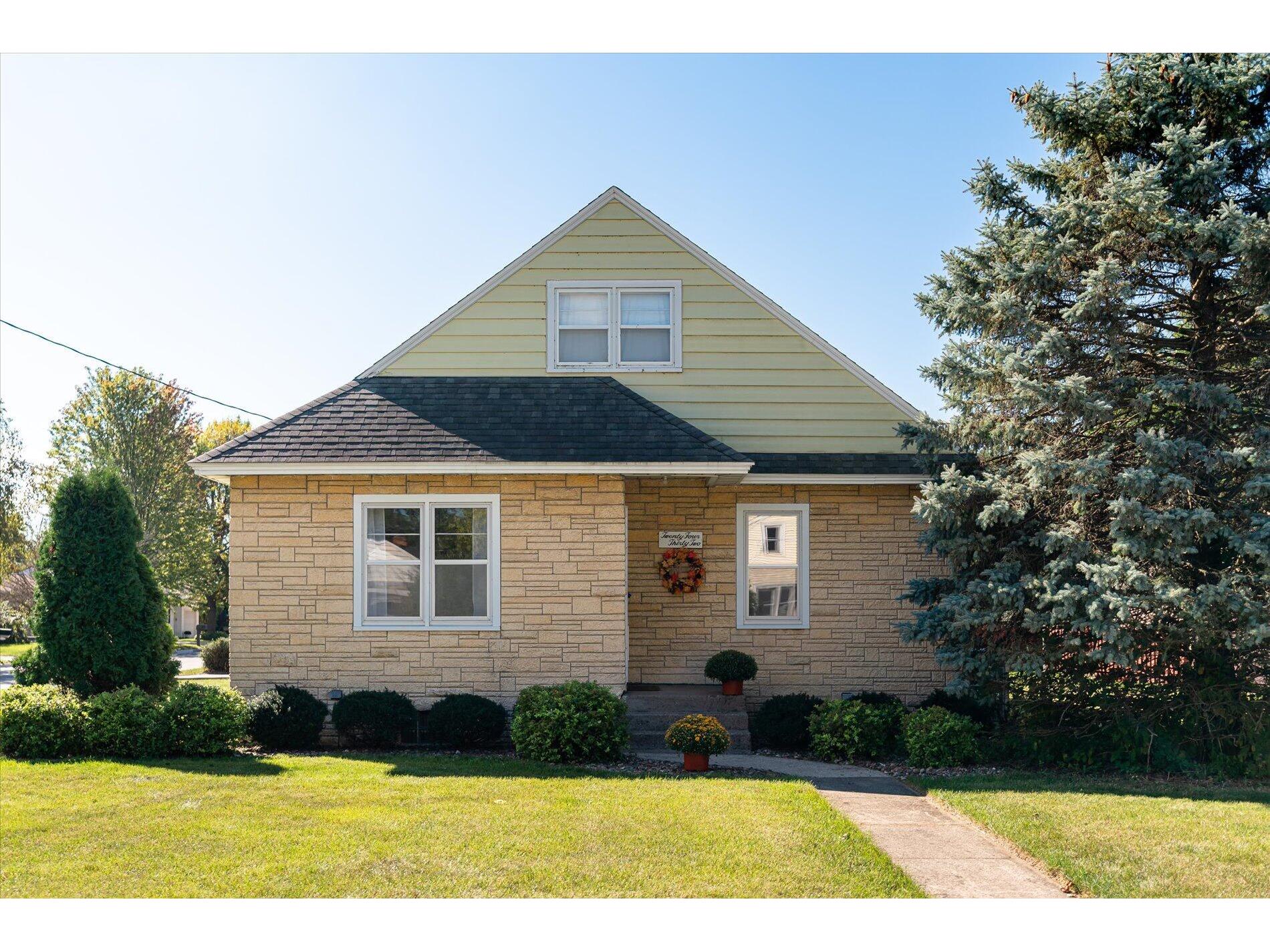 2432 Hass St La Crosse WI 54601 1764719 image1