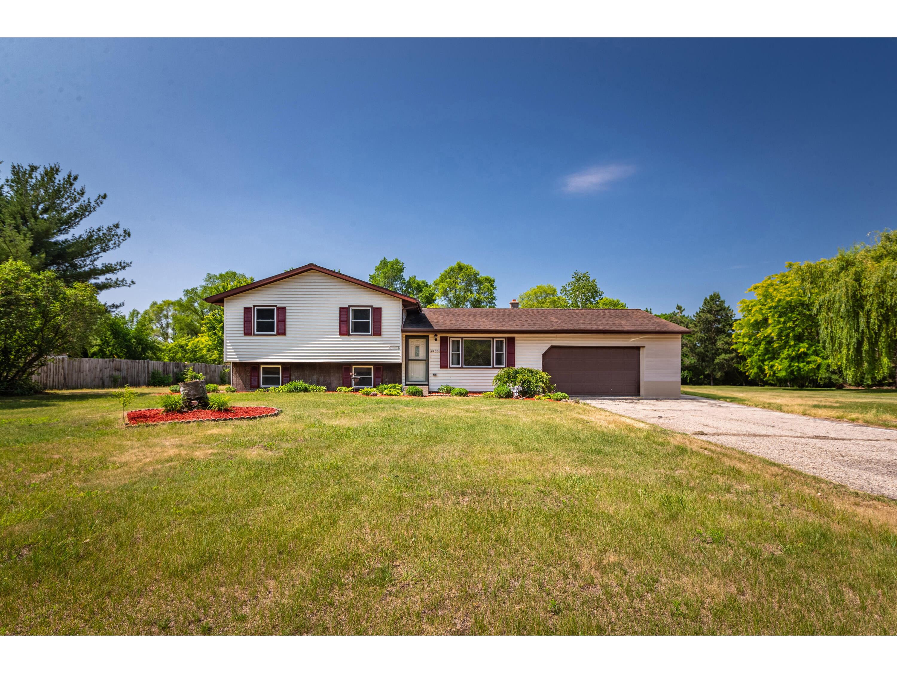 2433 Thomas Onalaska WI 54650 1839036 image1