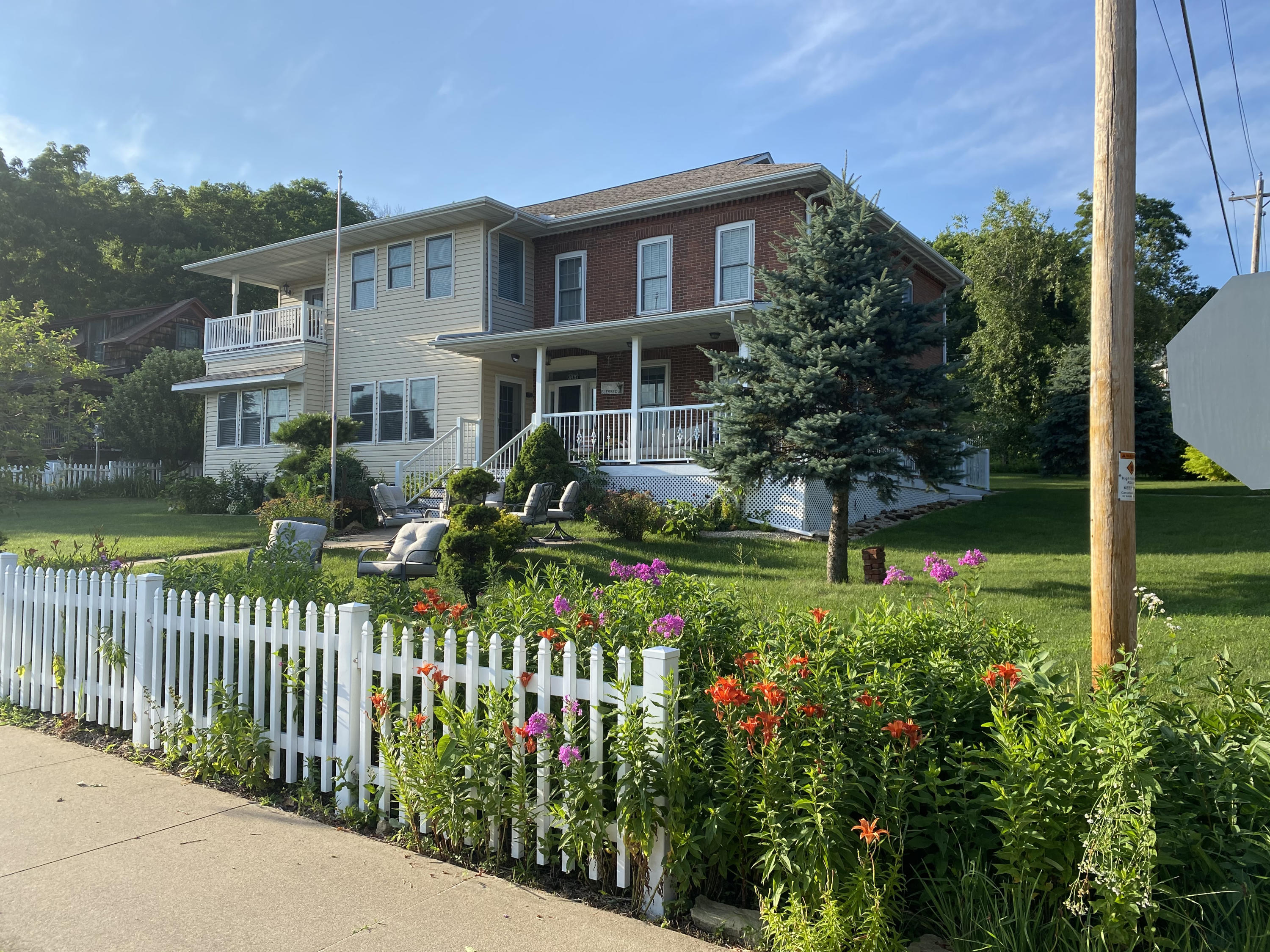 24616 2nd st, Trempealeau, WI 54661 MLS 1748042 Edina Realty