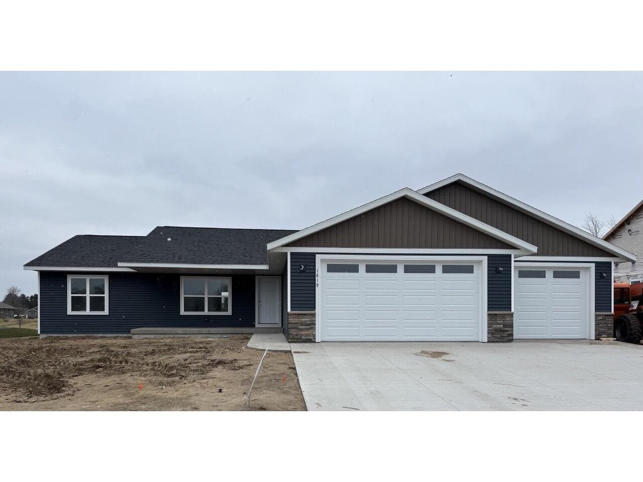 247 Southern Holmen WI 54636 1927002 image1