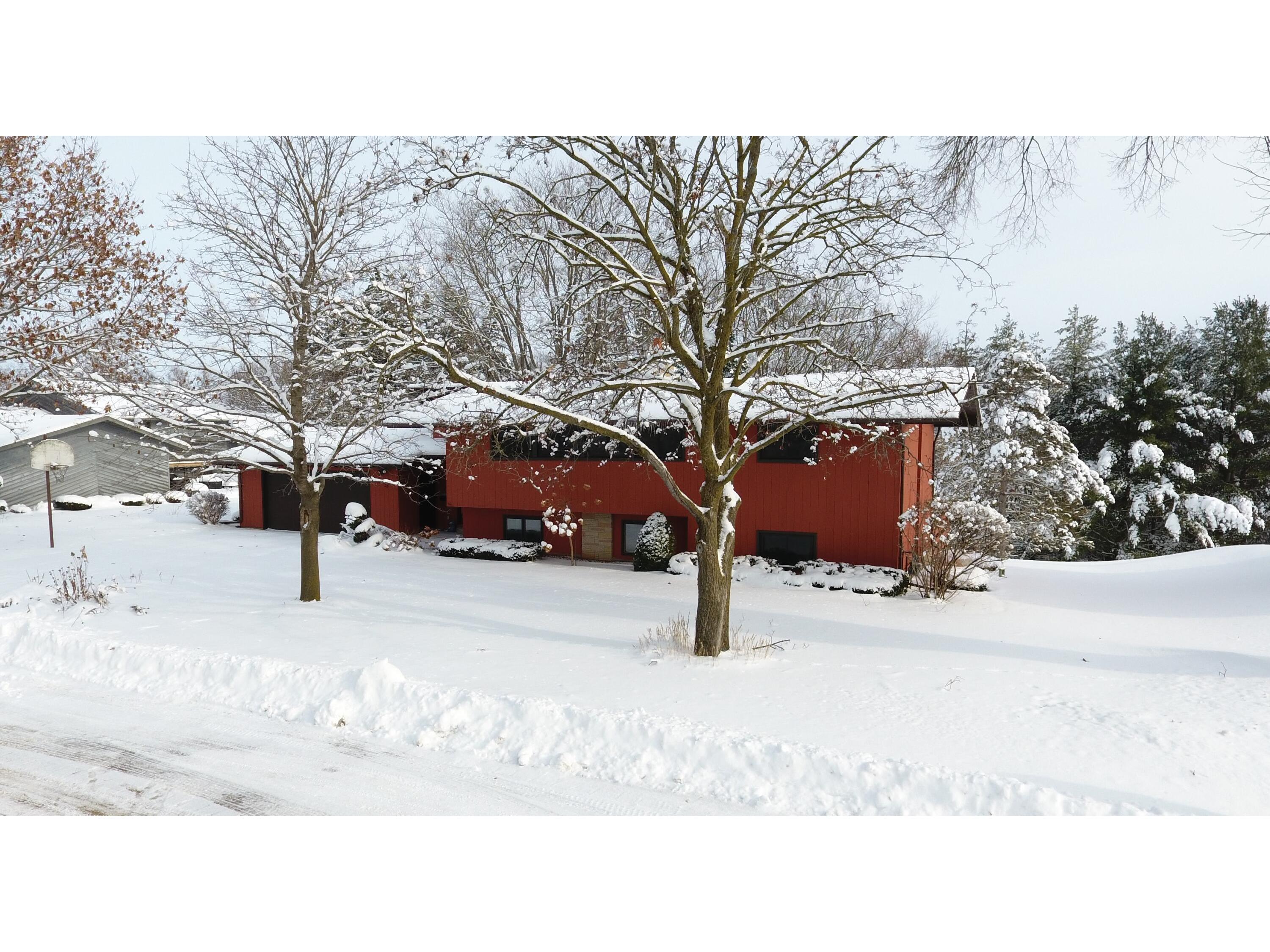 25 S Washington Viroqua WI 54665 1821788 image1