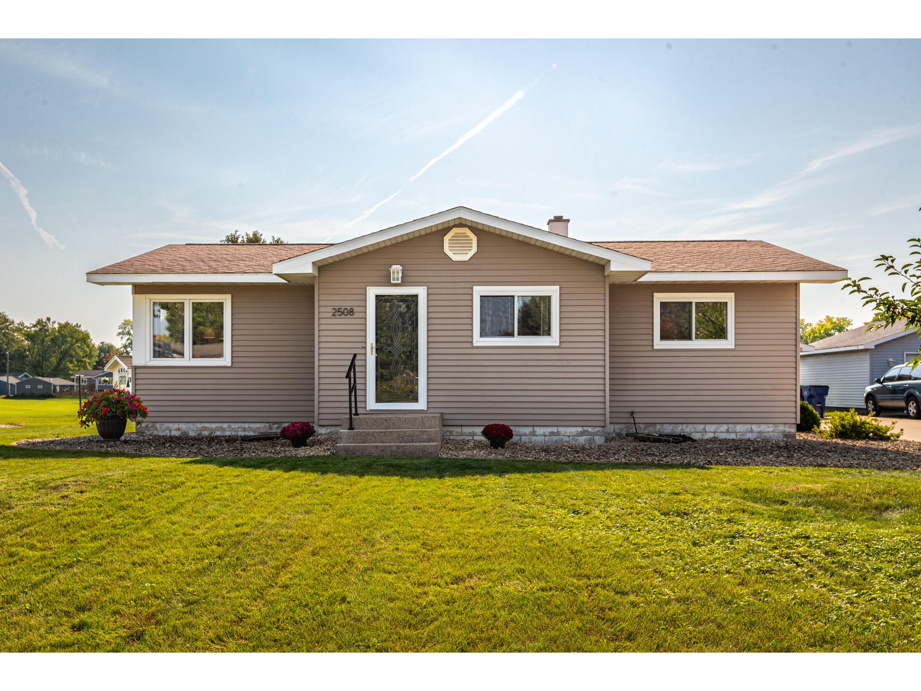 2508 Island Park Campbell WI 54603 1935684 image1