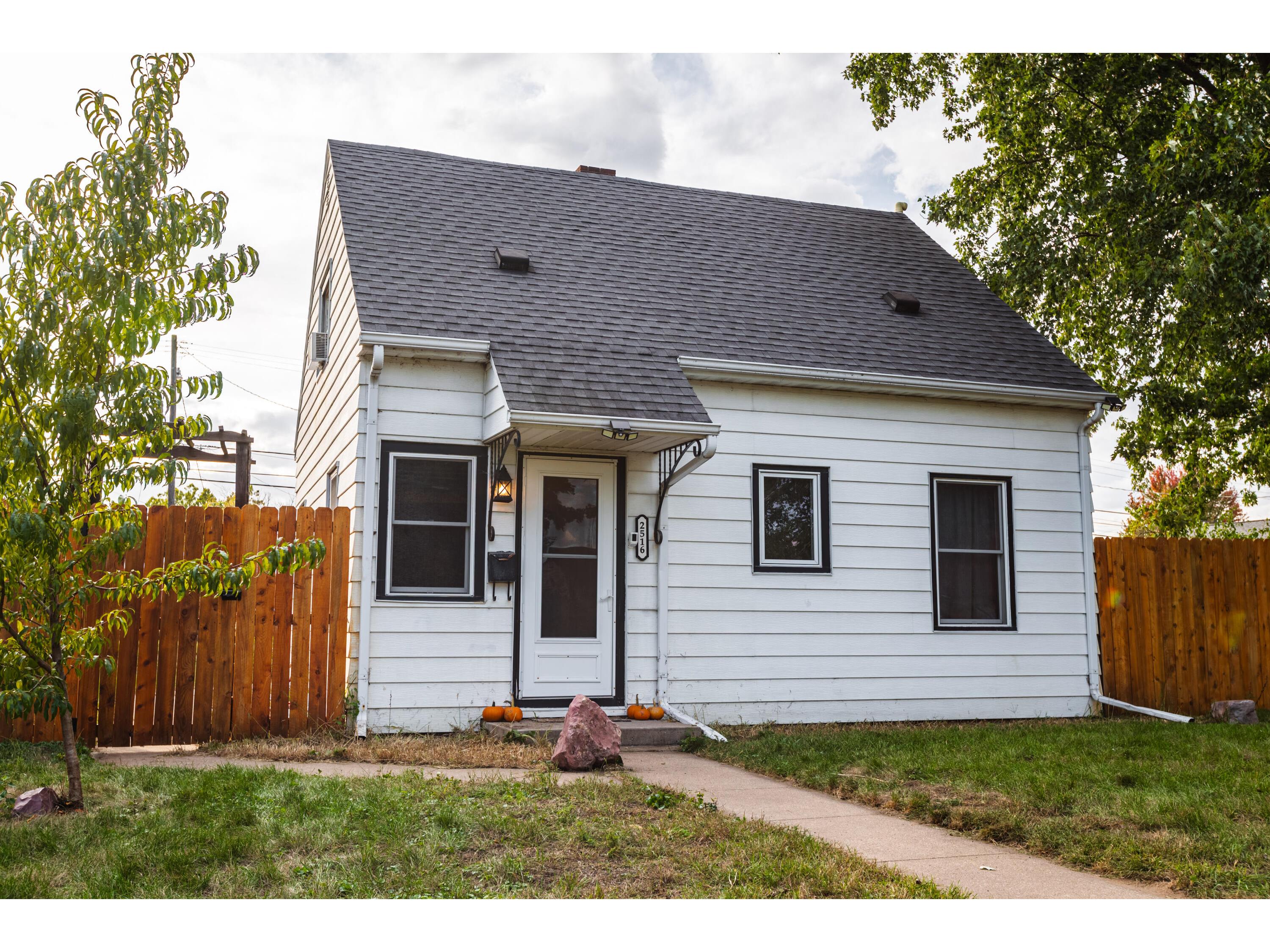 2516 Hoeschler La Crosse WI 54601 1853162 image1