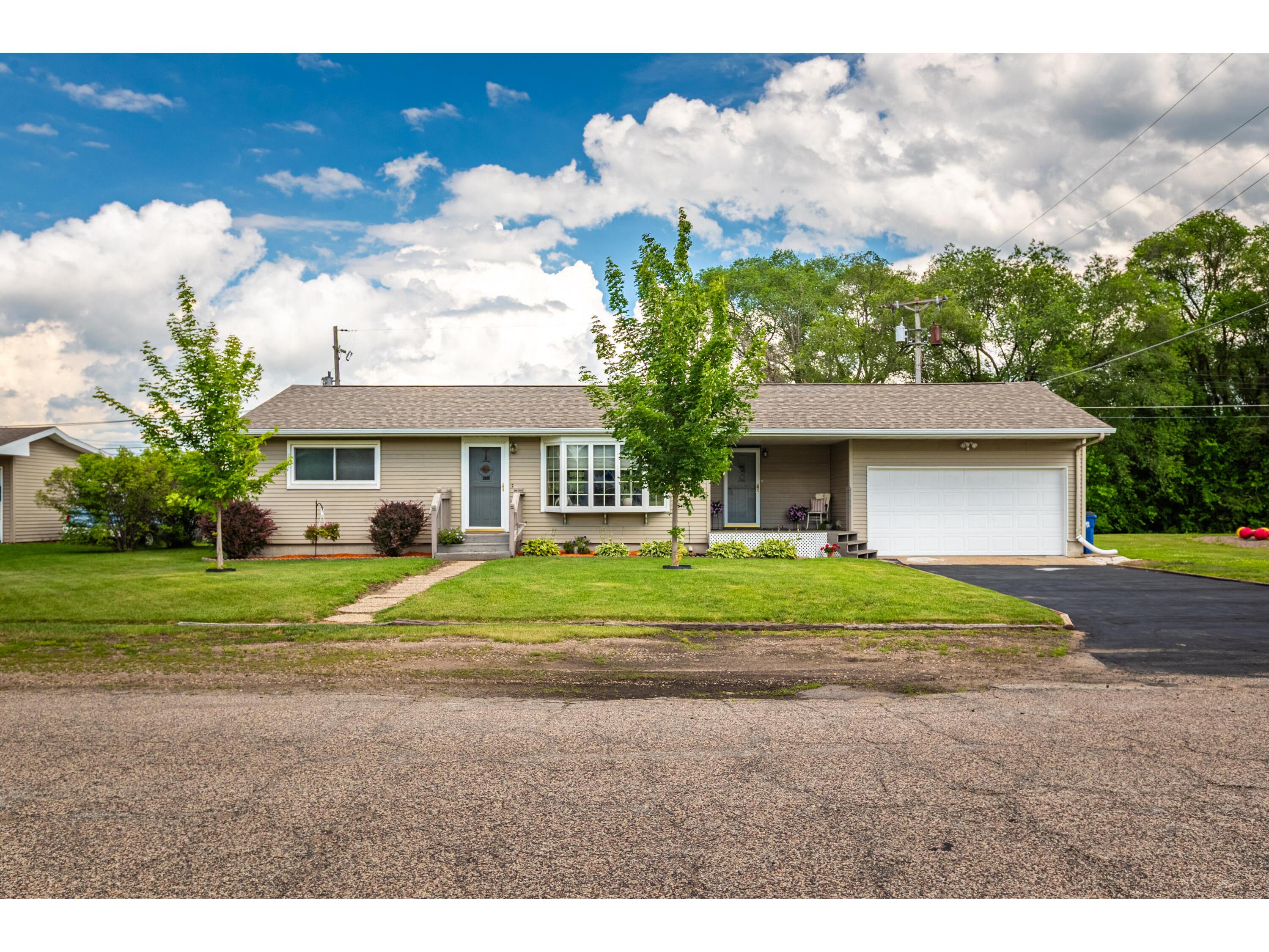 2524 2nd Campbell WI 54603 1969049 image2