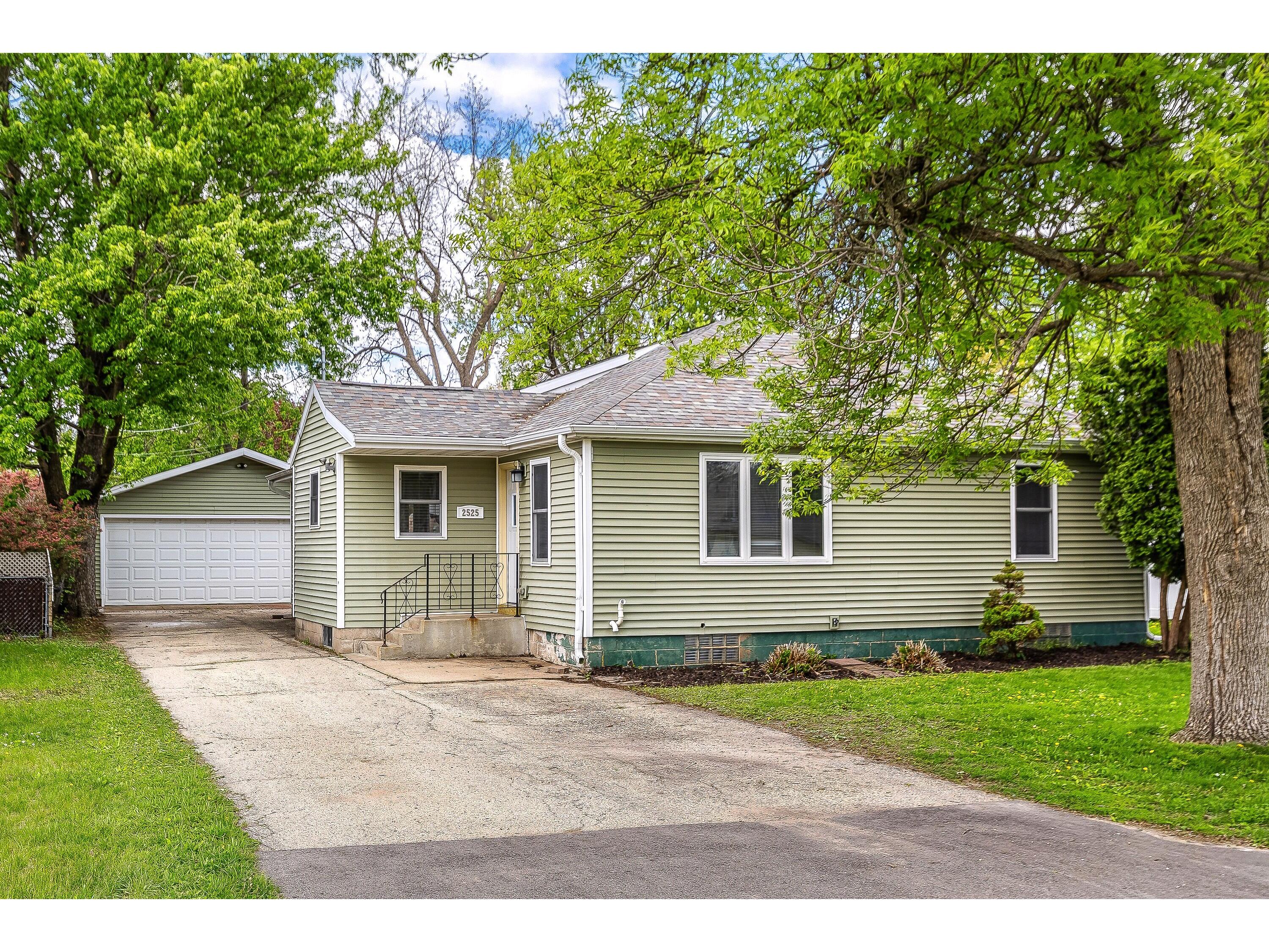 2525 Hass La Crosse WI 54601 1961692 image1