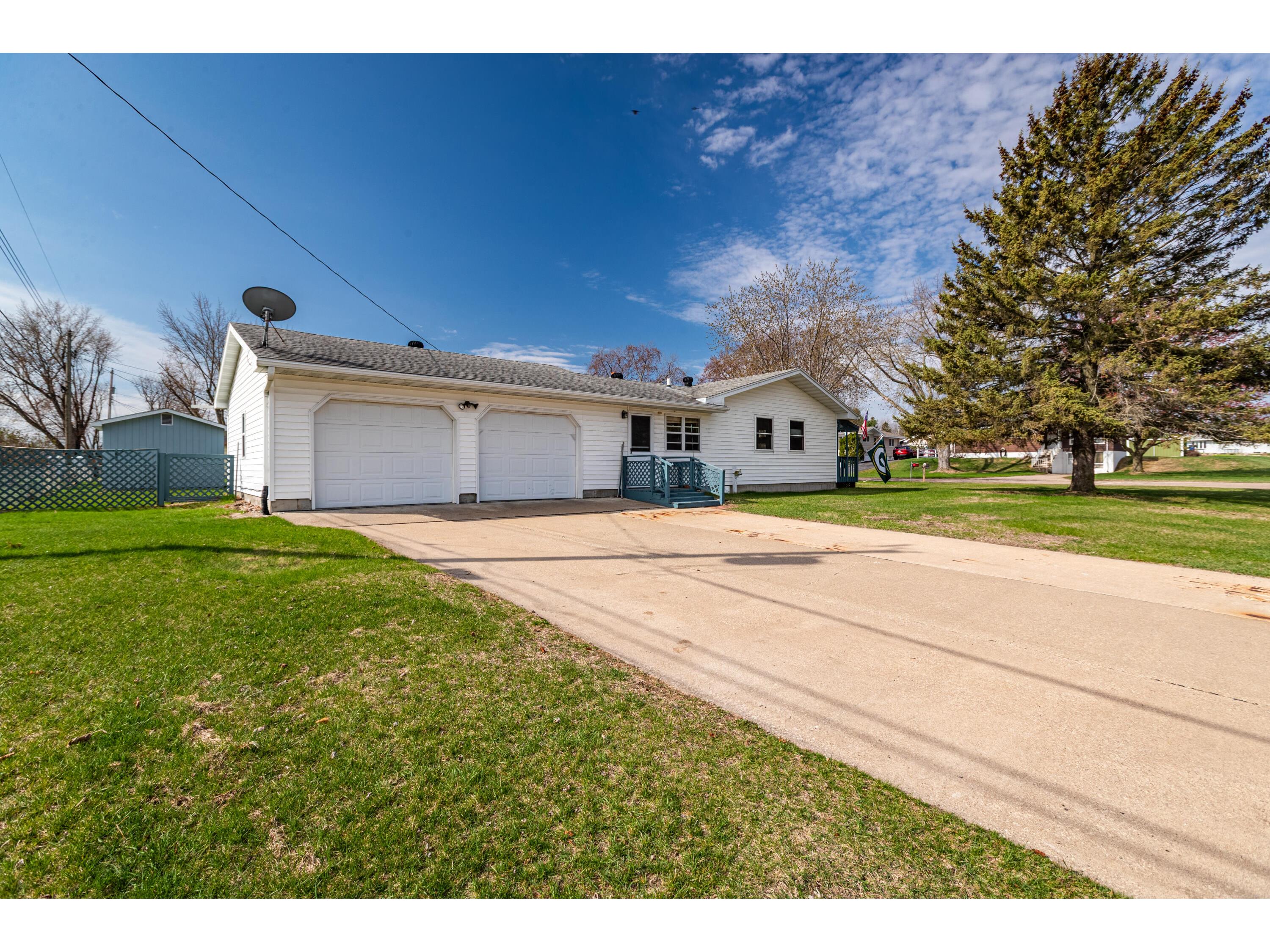 2526 1st Campbell WI 54603 1914912 image1