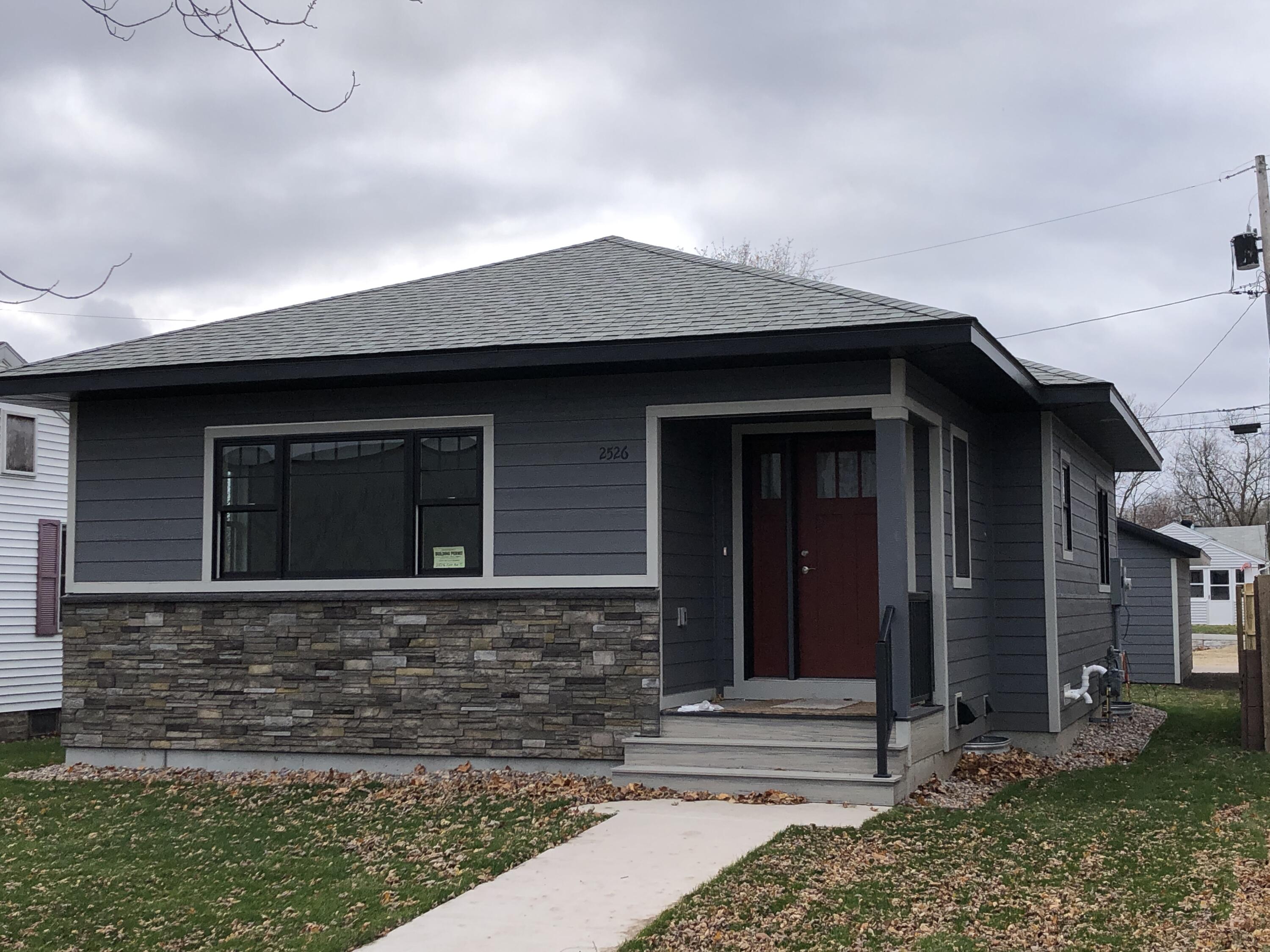 2526 EAST AVE S La Crosse WI 54601 1772435 image1