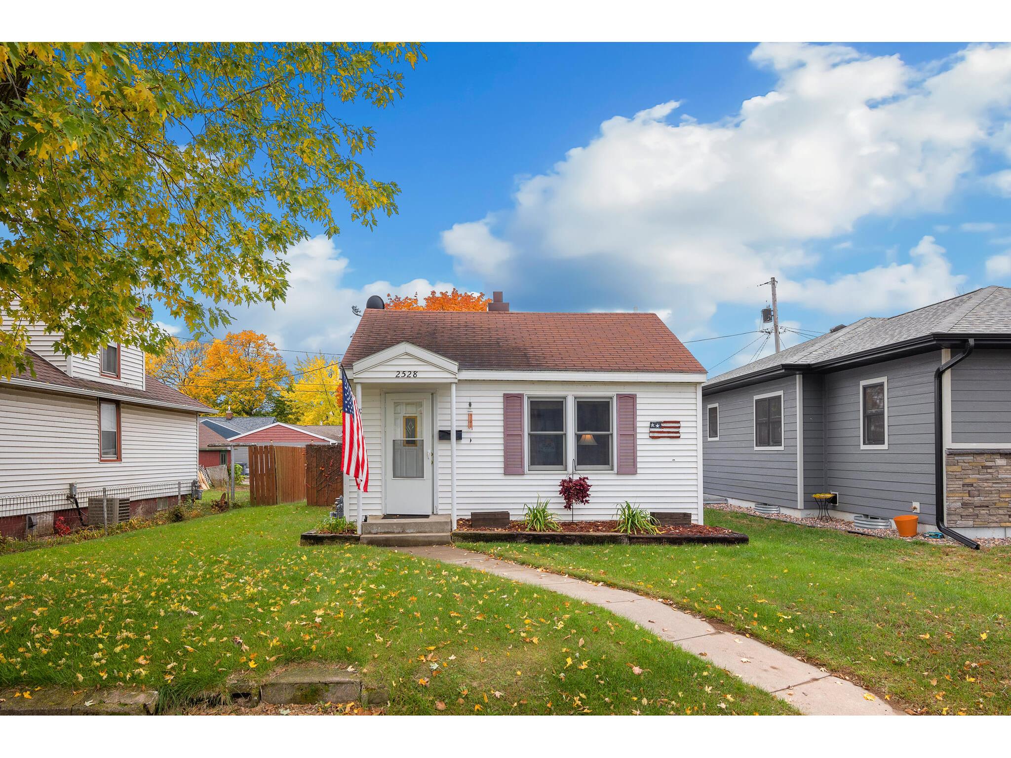 2528 East La Crosse WI 54601 1855772 image1