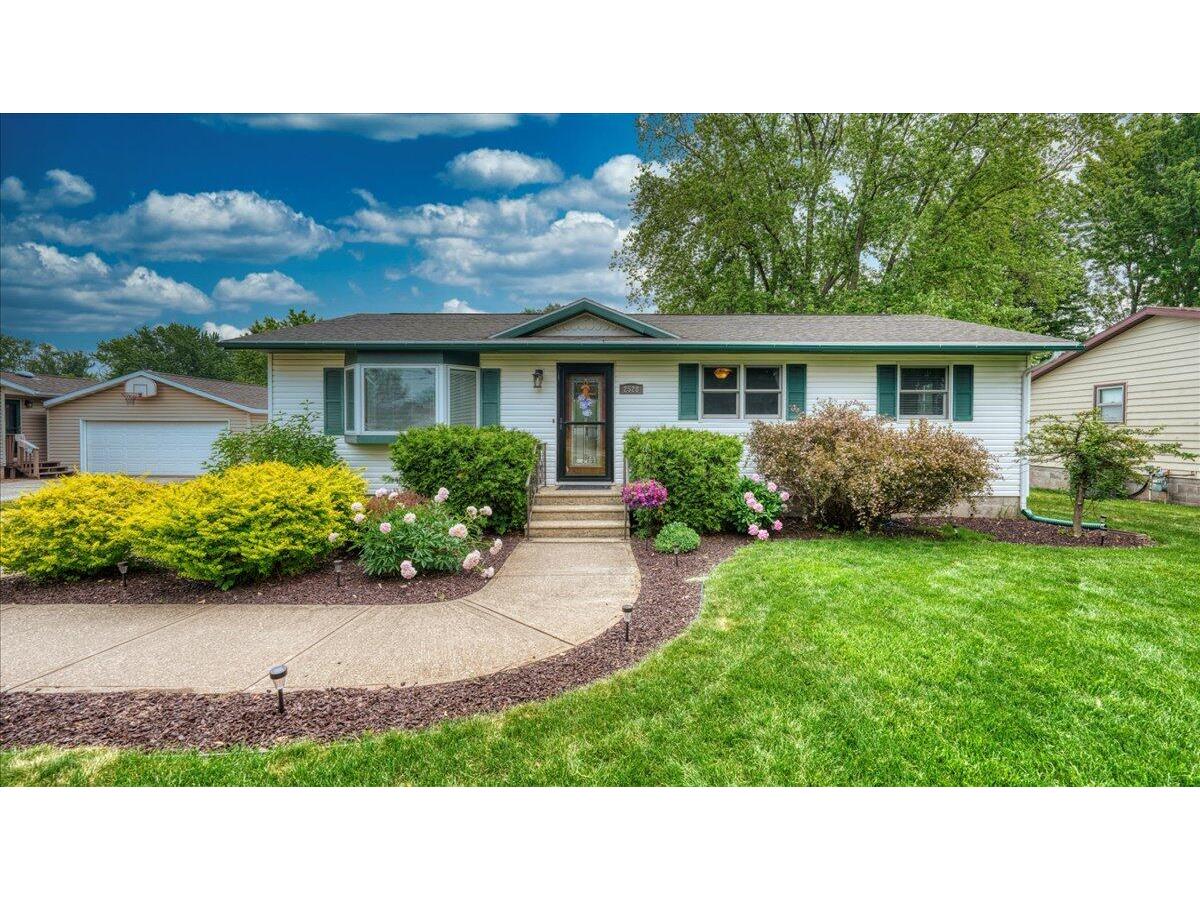 2528 Lakeshore Campbell WI 54603 1837517 image1