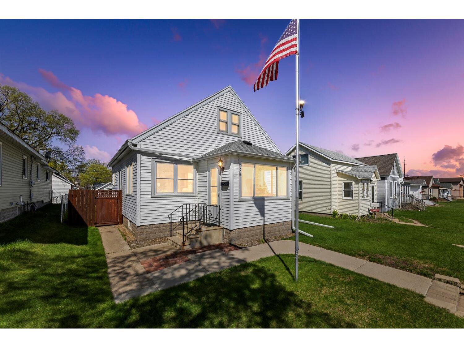 2528 17TH La Crosse WI 54601 1959393 image1