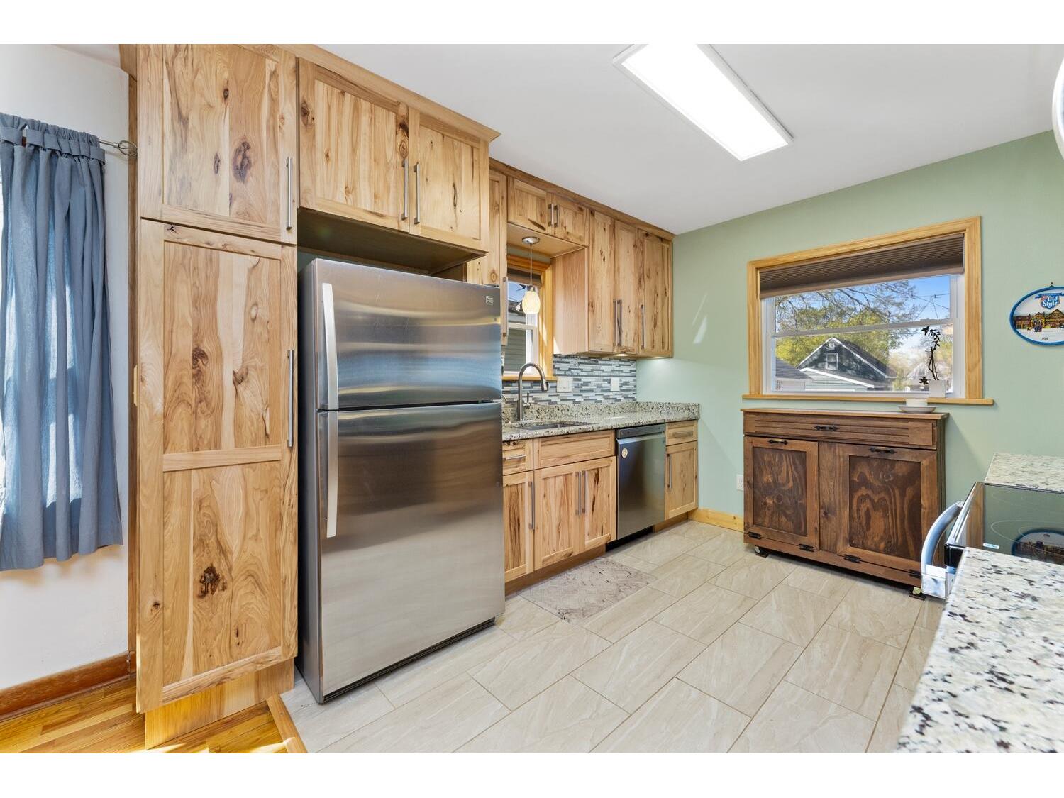 2528 17TH La Crosse WI 54601 1959393 image12