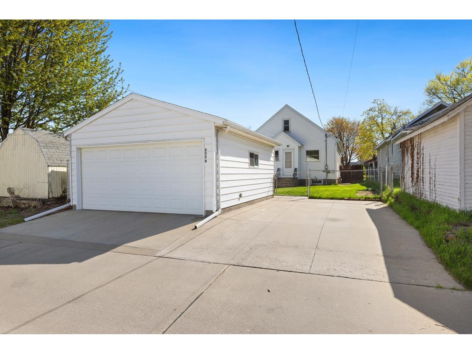 2528 17TH La Crosse WI 54601 1959393 image24