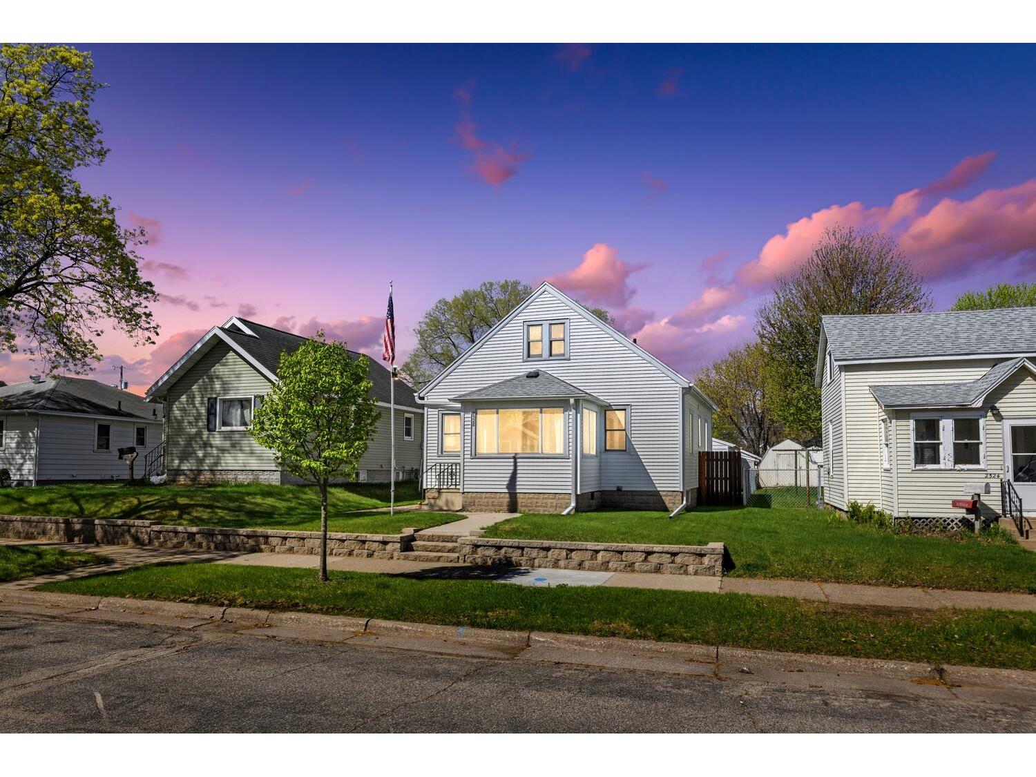 2528 17TH La Crosse WI 54601 1959393 image28