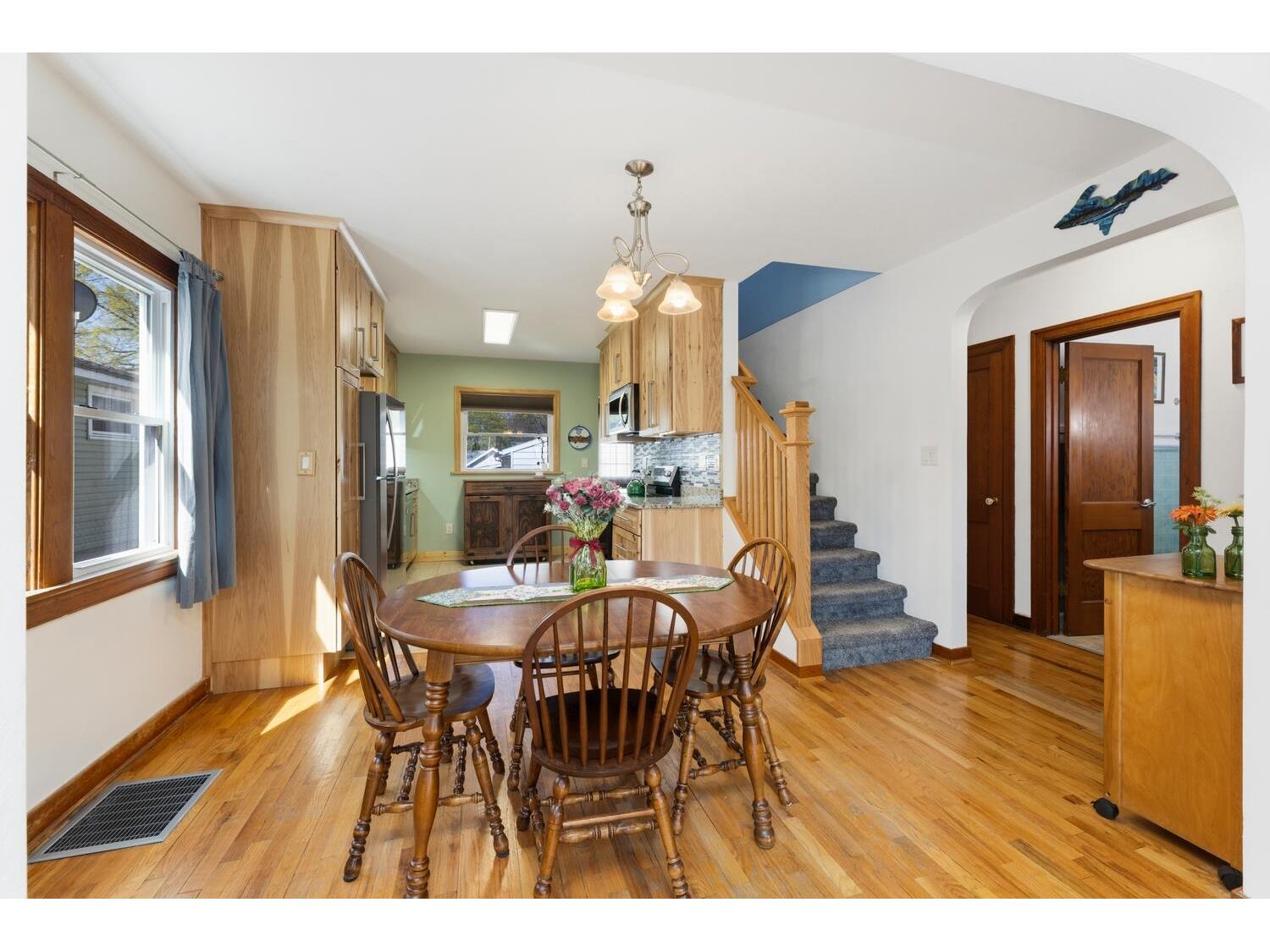 2528 17TH La Crosse WI 54601 1959393 image8