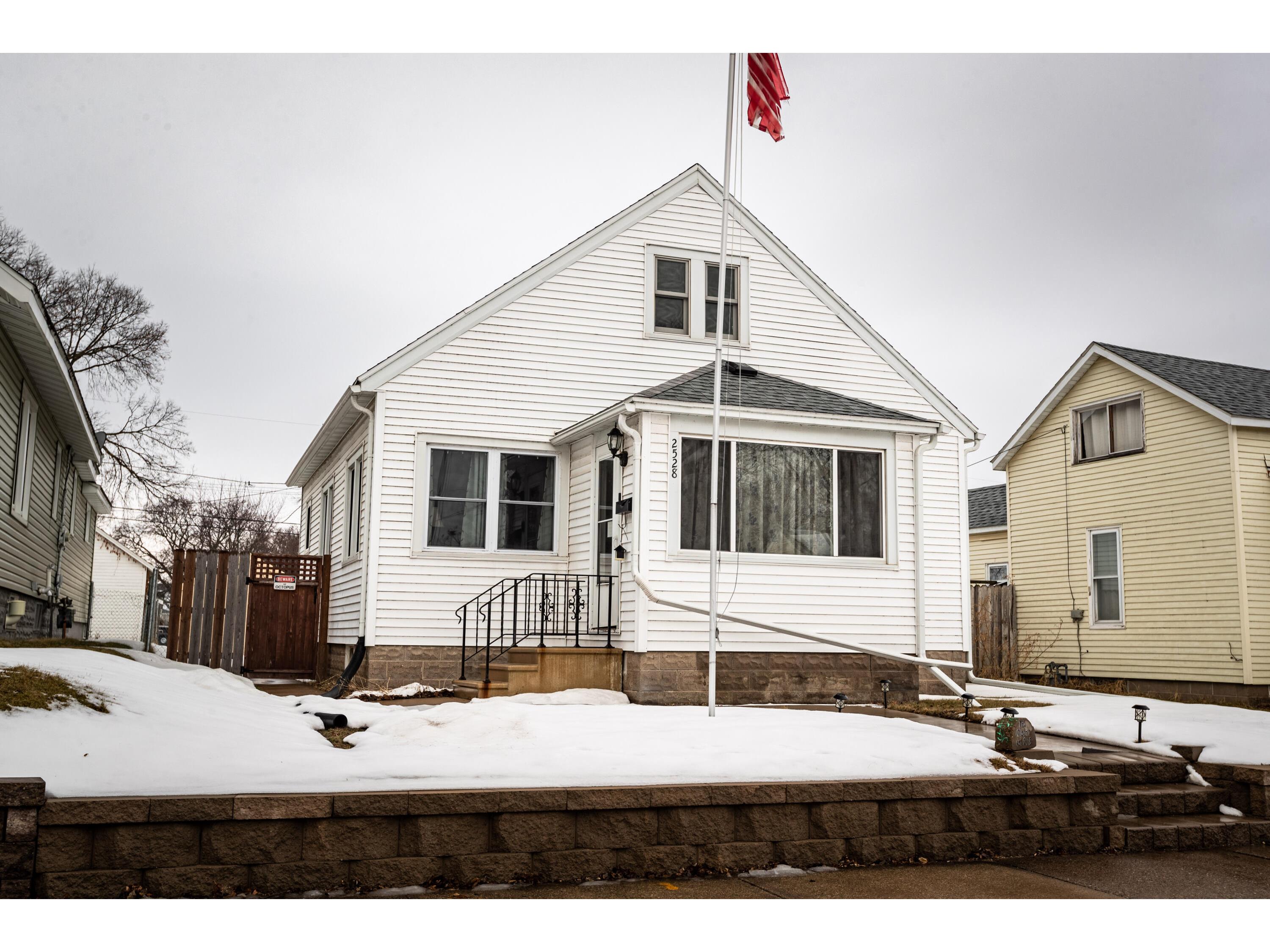 2528 17th La Crosse WI 54601 1826189 image1