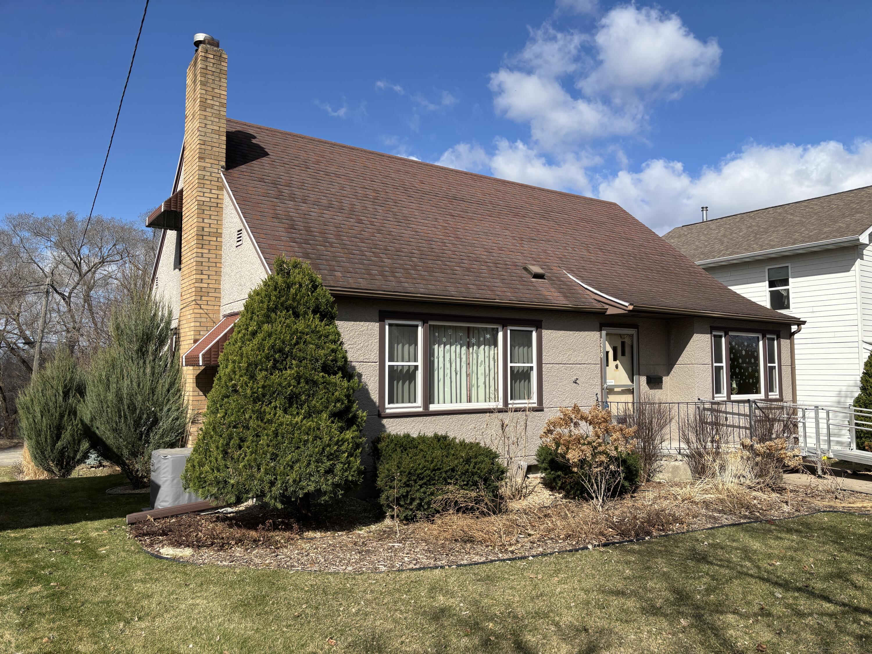 2530 13th La Crosse WI 54601 1955616 image1