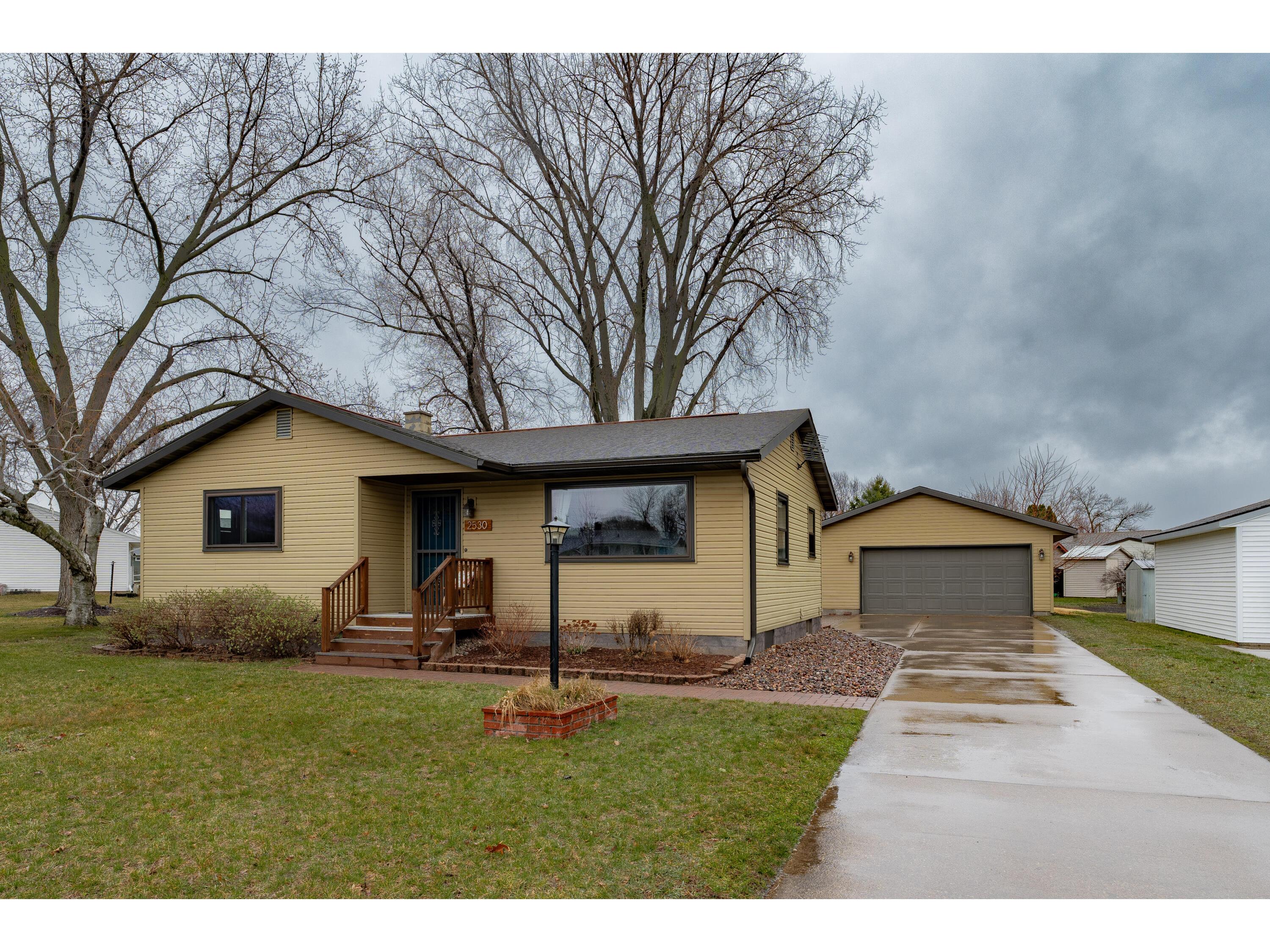 2530 Western Campbell WI 54603 1869646 image1