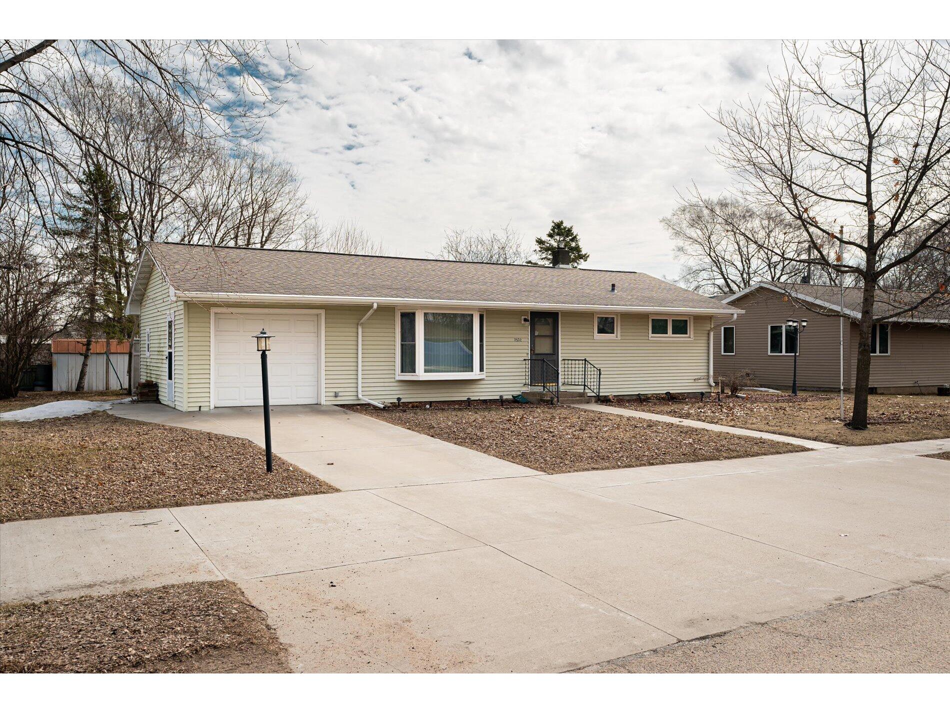 2532 2nd Campbell WI 54603 1828096 image1