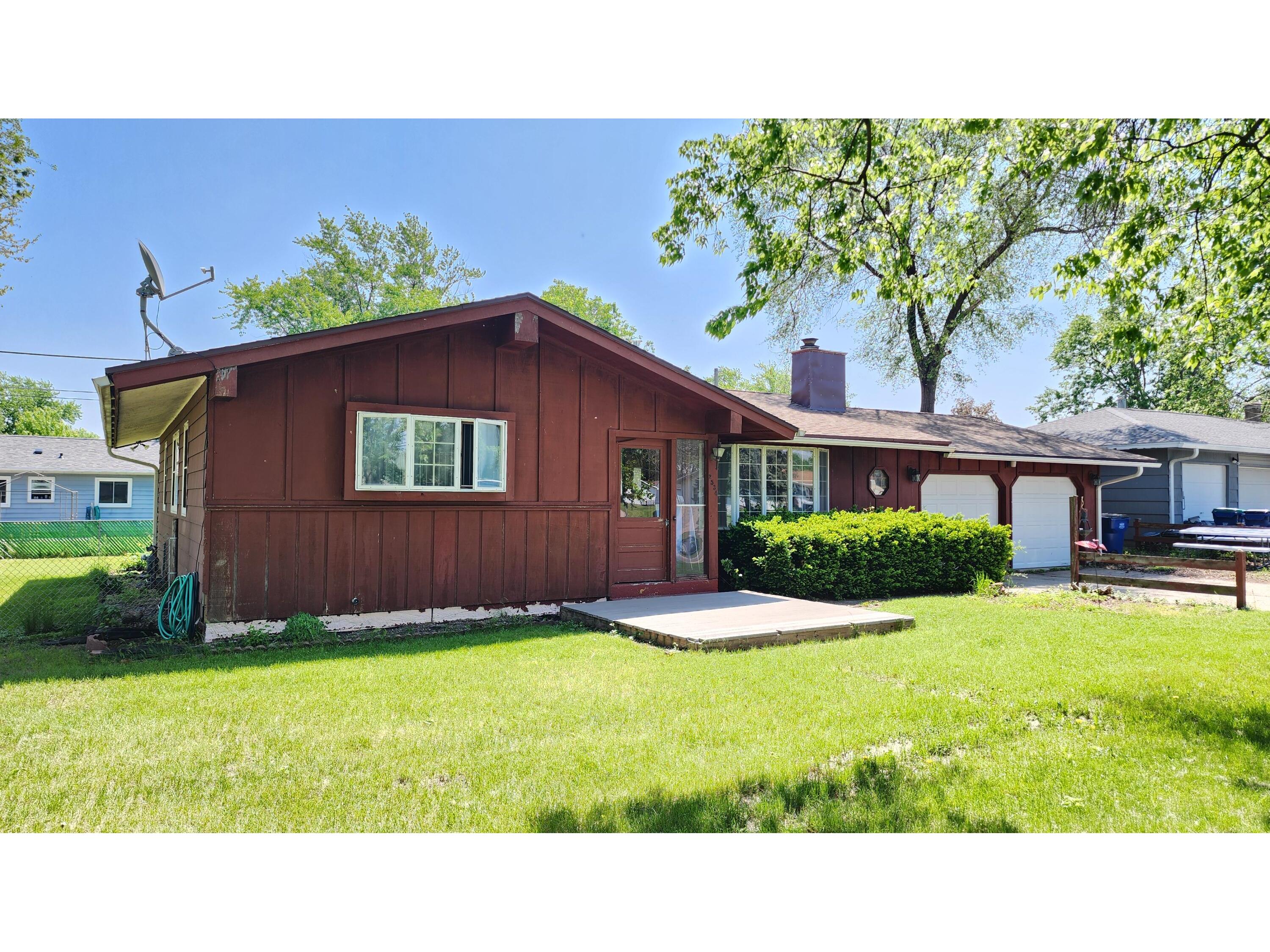 2534 Bainbridge Campbell WI 54603 1876194 image1