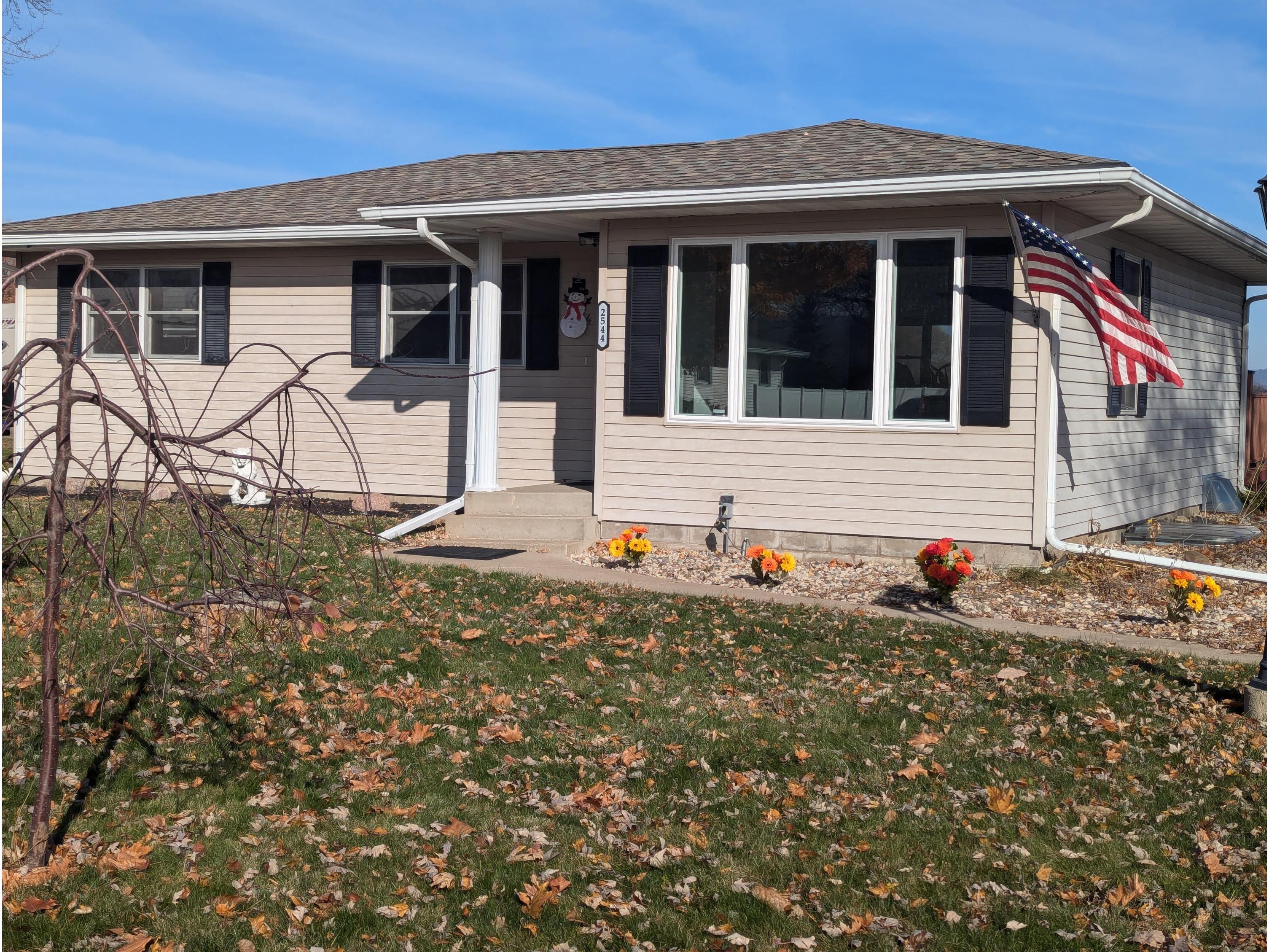 2544 Island Park Campbell WI 54603 1943781 image1