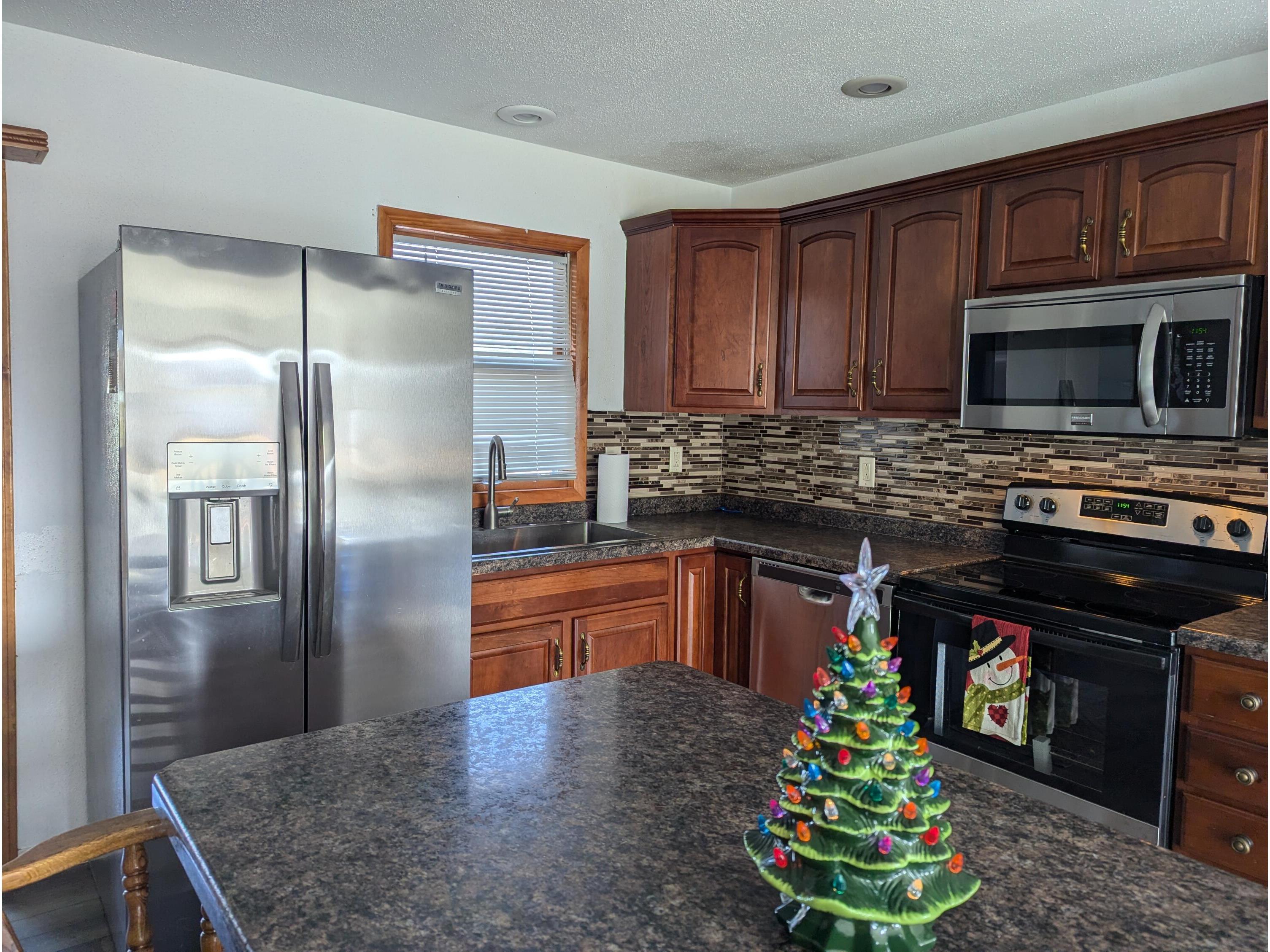 2544 Island Park Campbell WI 54603 1943781 image18