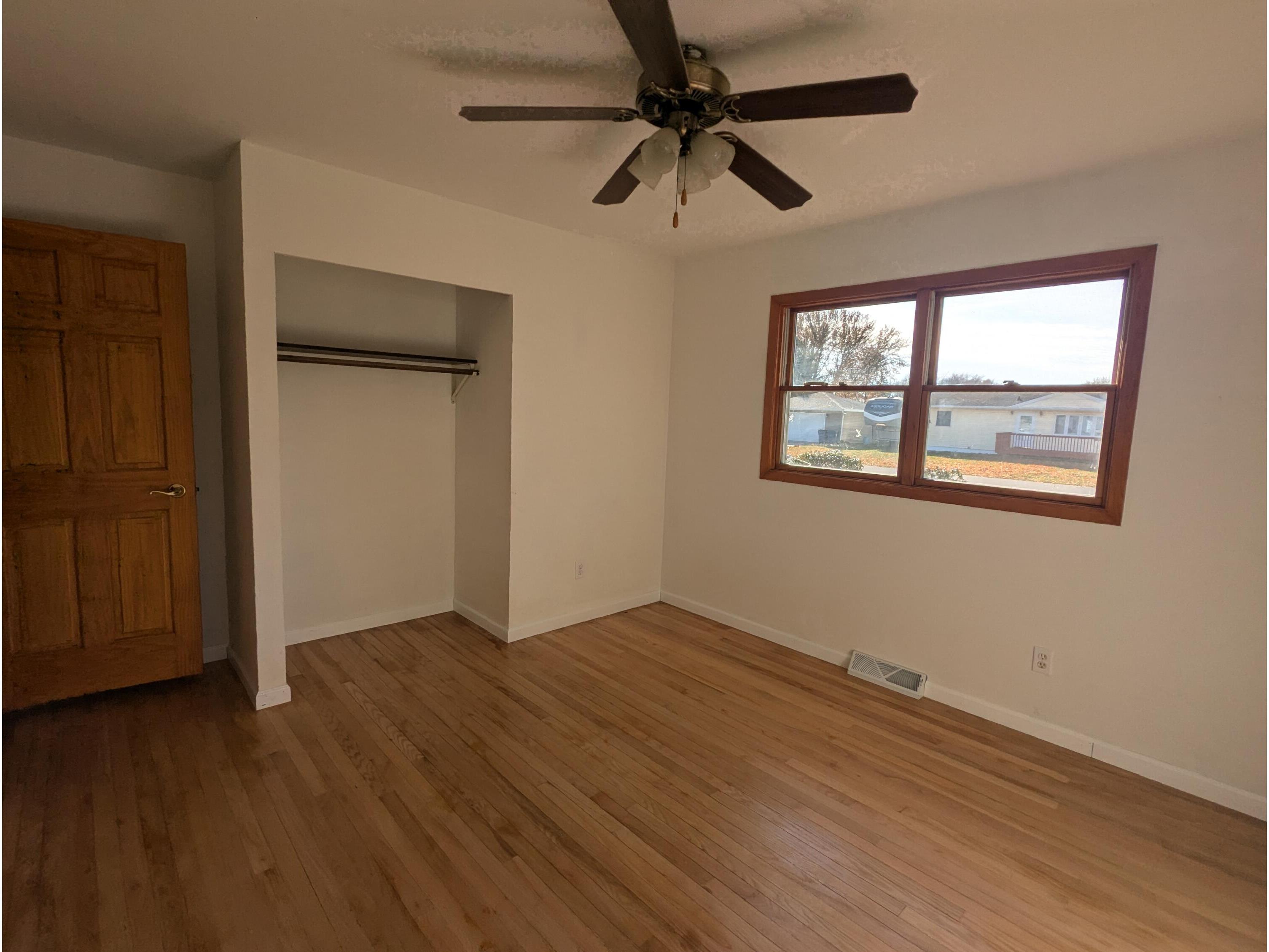 2544 Island Park Campbell WI 54603 1943781 image25