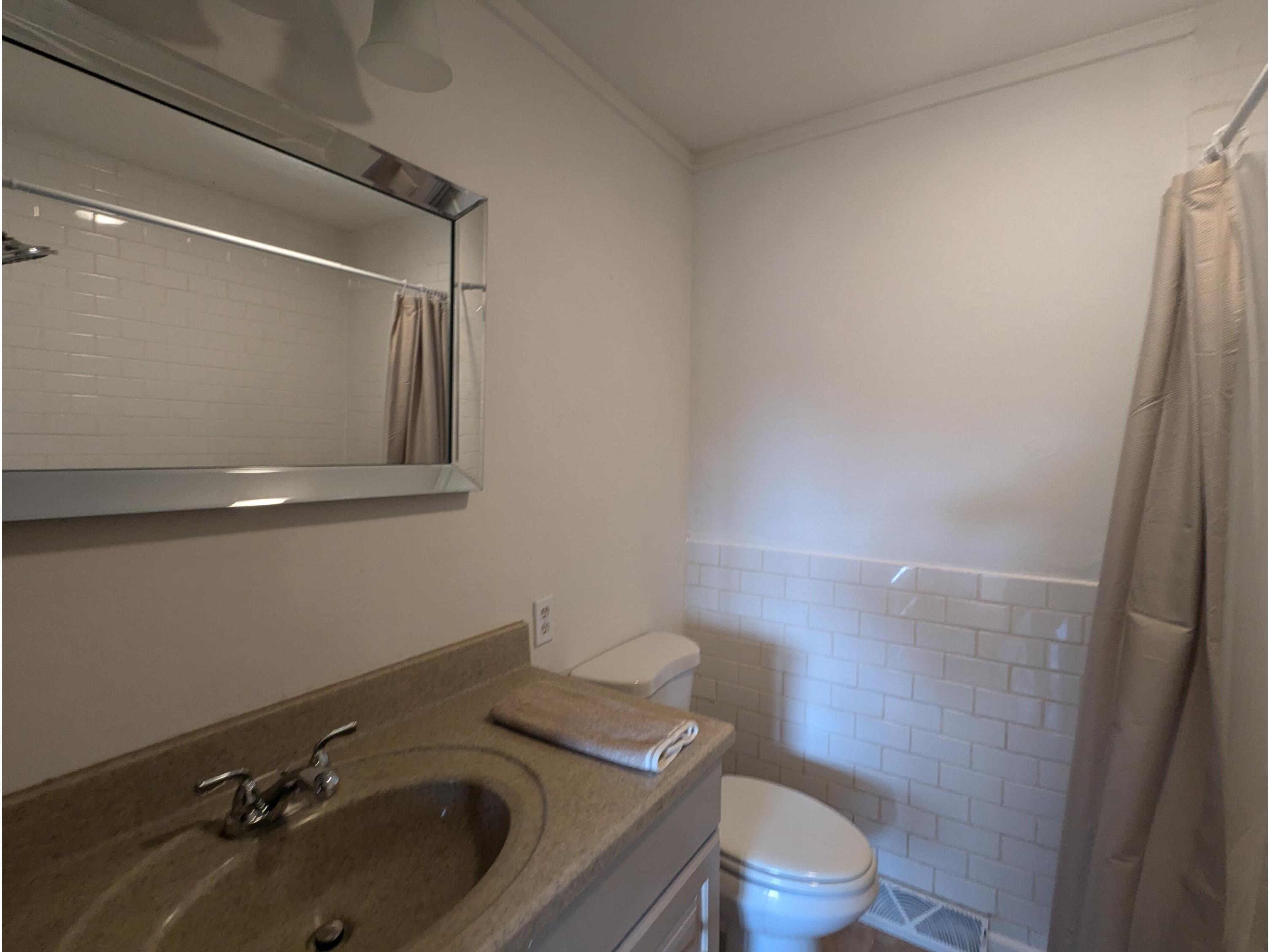 2544 Island Park Campbell WI 54603 1943781 image26