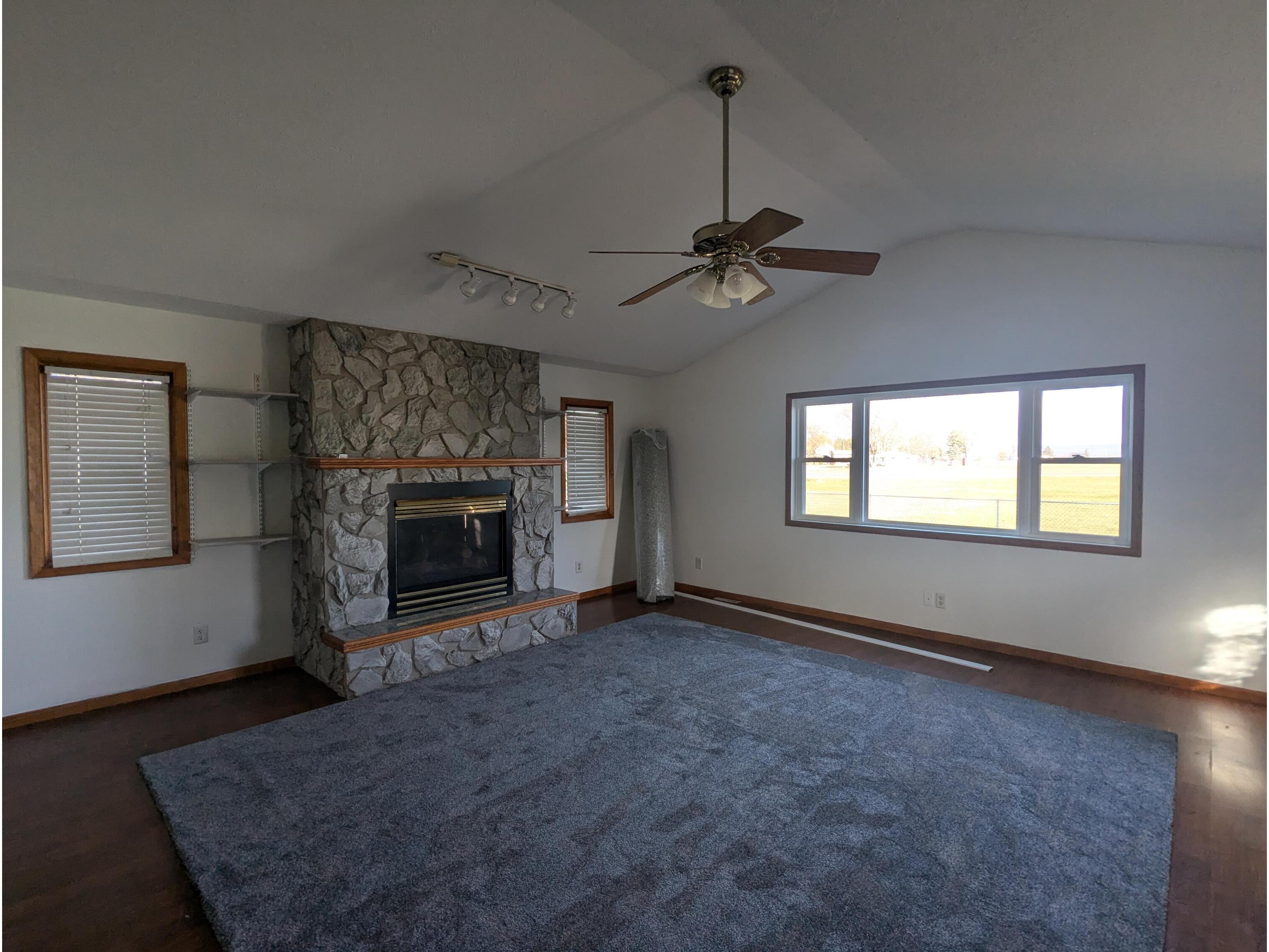 2544 Island Park Campbell WI 54603 1943781 image8