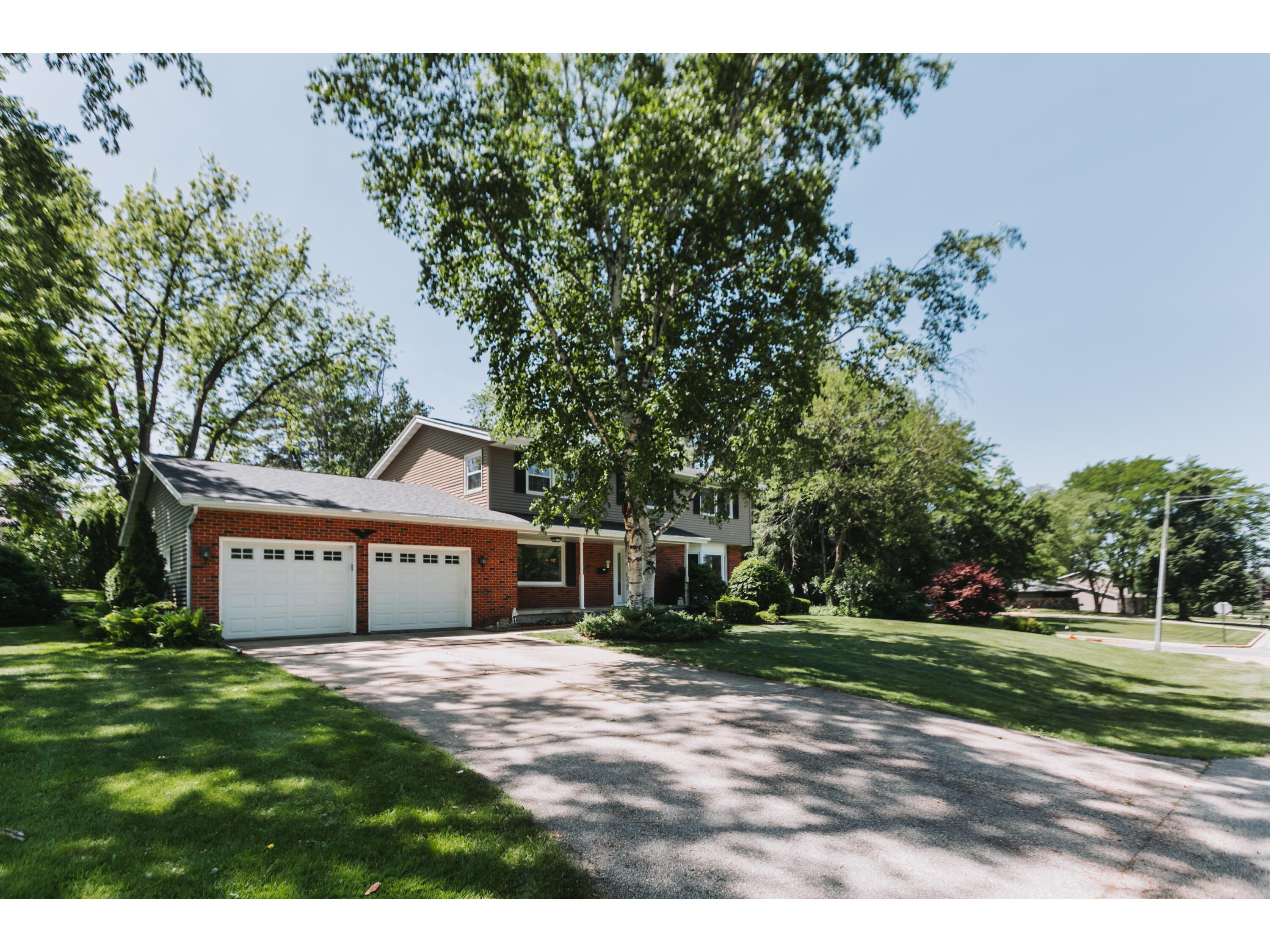 255 Brevity Columbus WI 53925 1965619 image46