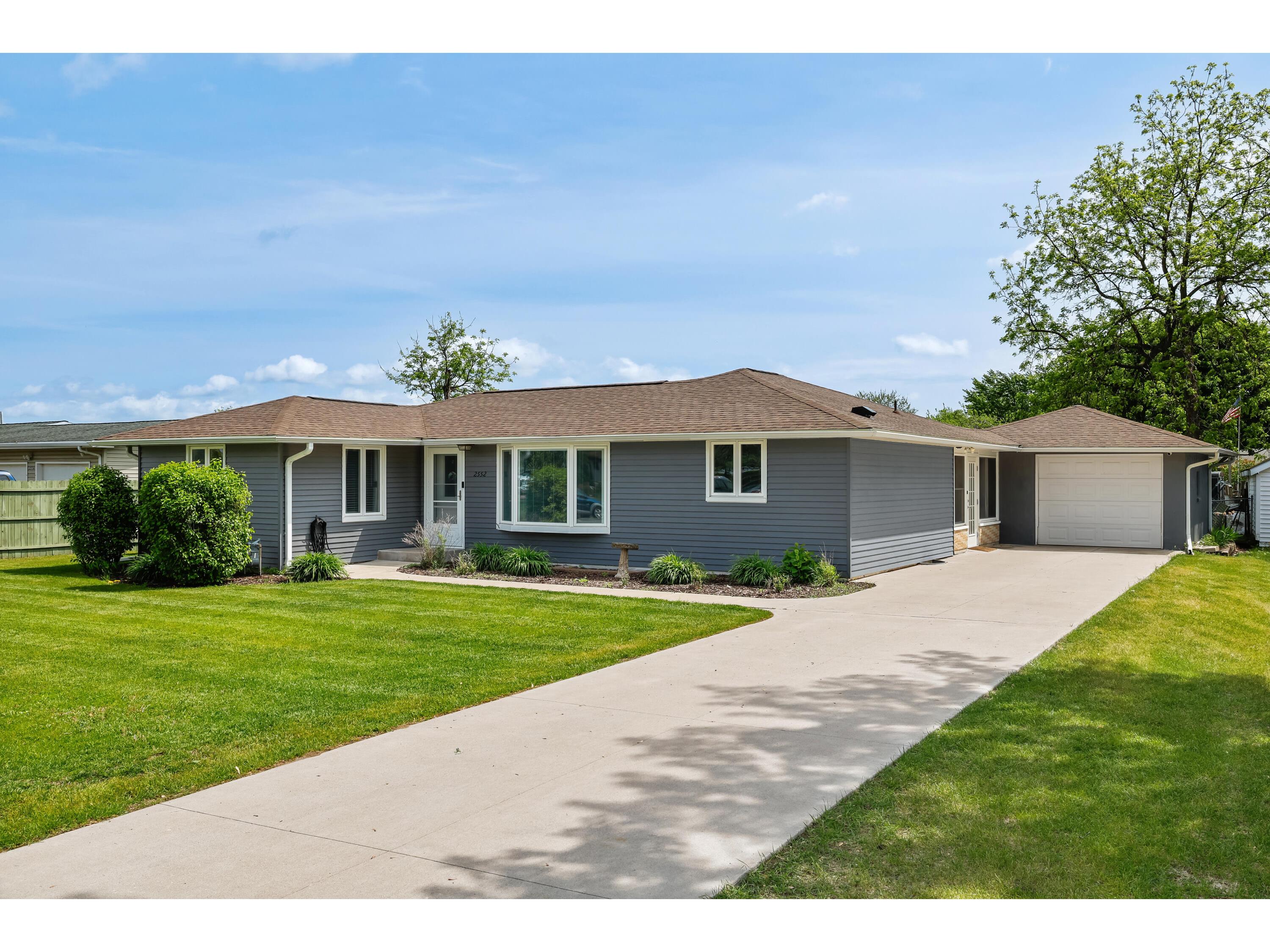 2552 Bainbridge Campbell WI 54603 1963787 image1