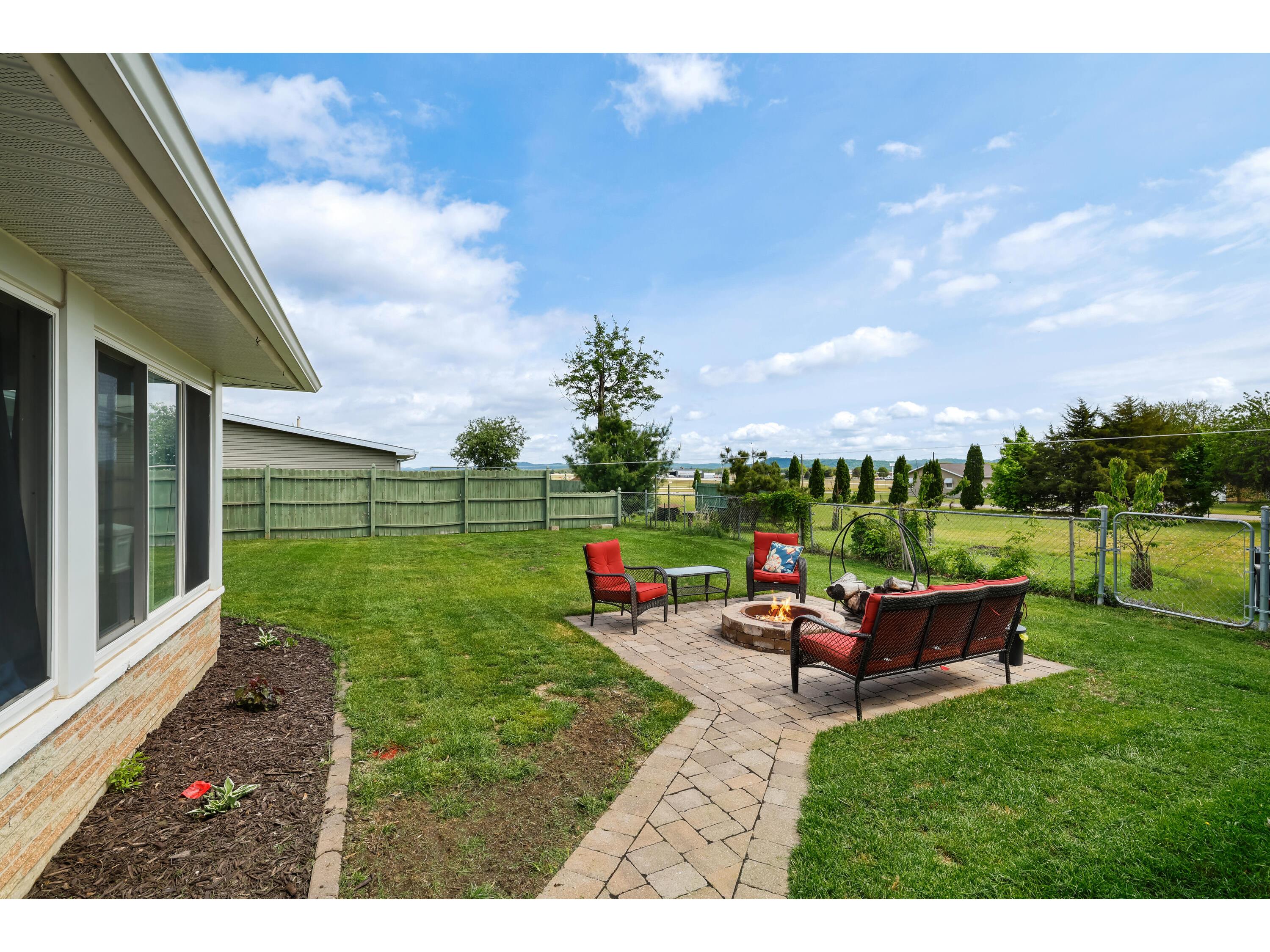 2552 Bainbridge Campbell WI 54603 1963787 image19
