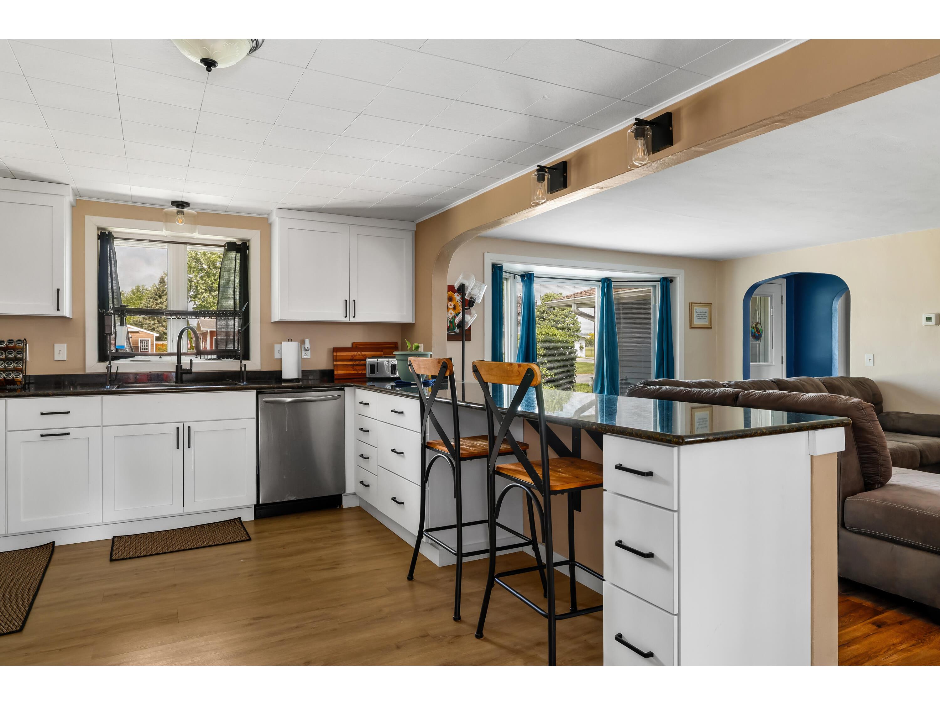 2552 Bainbridge Campbell WI 54603 1963787 image8