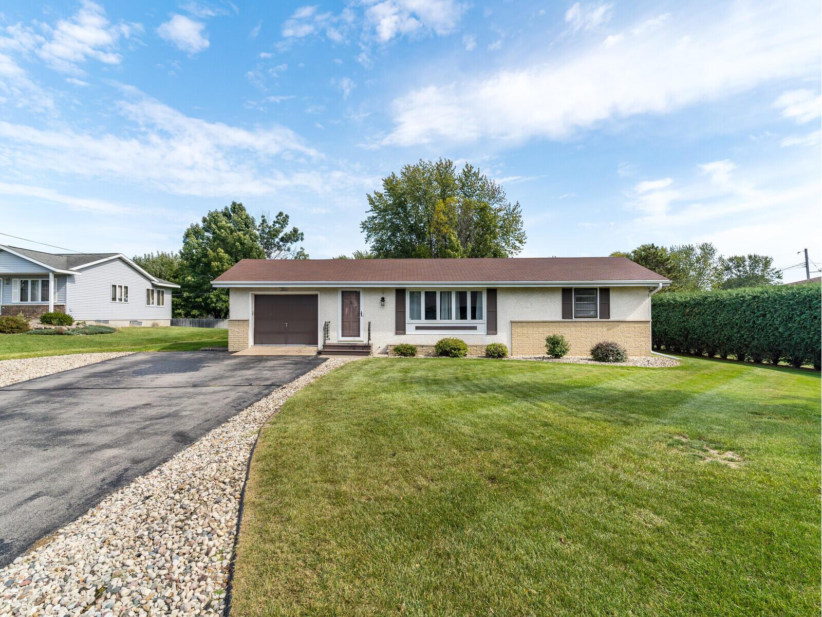 2606 Lakeshore Dr Campbell WI 54603 1765274 image1