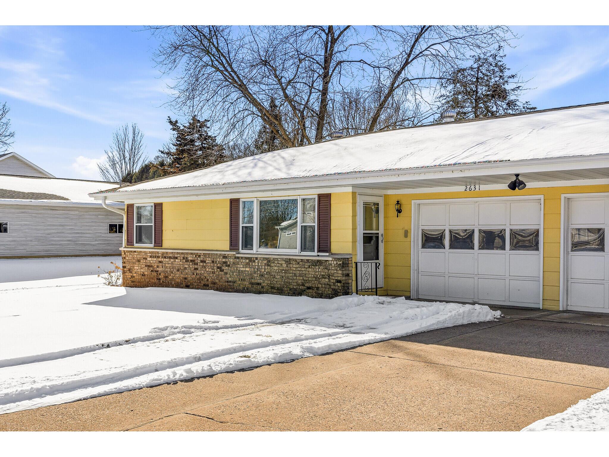 2631 Lakeshore Campbell WI 54603 1951751 image1