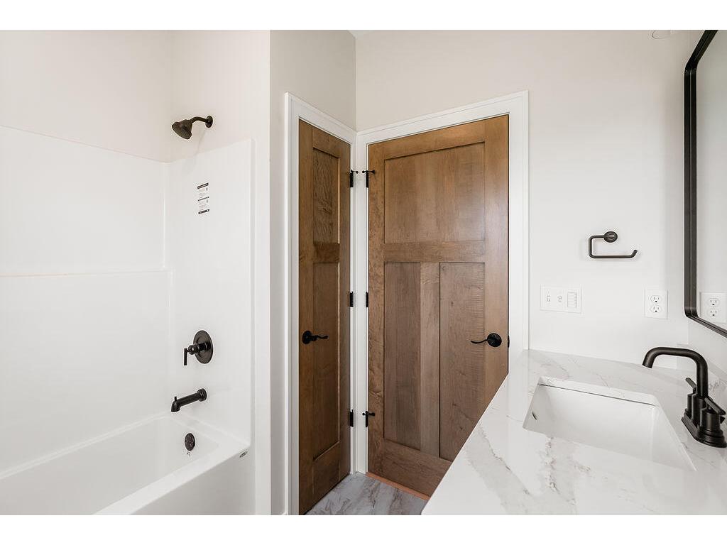 264 Southern Holmen WI 54636 1943560 image13