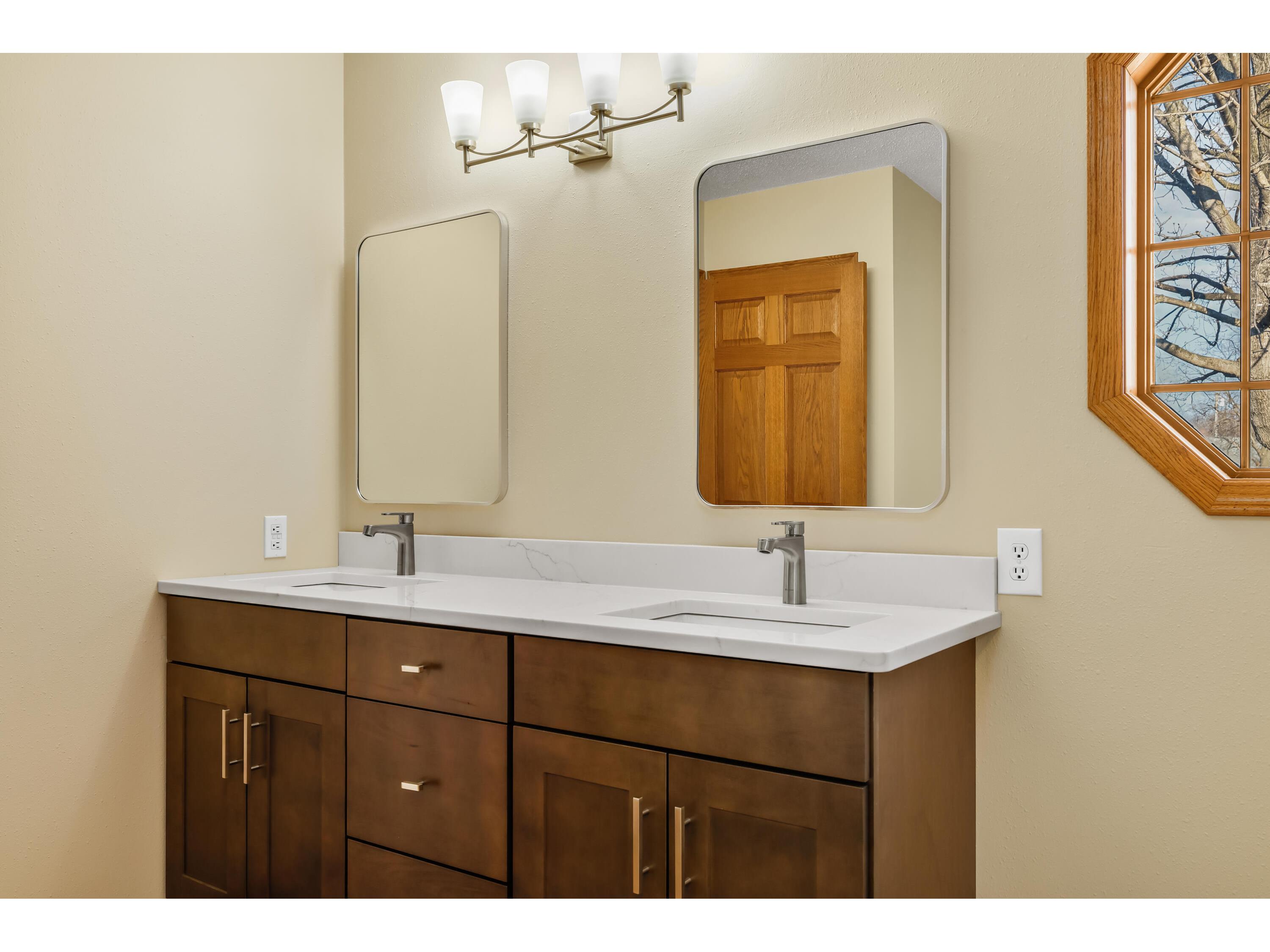 2641 13th La Crosse WI 54601 1954197 image11