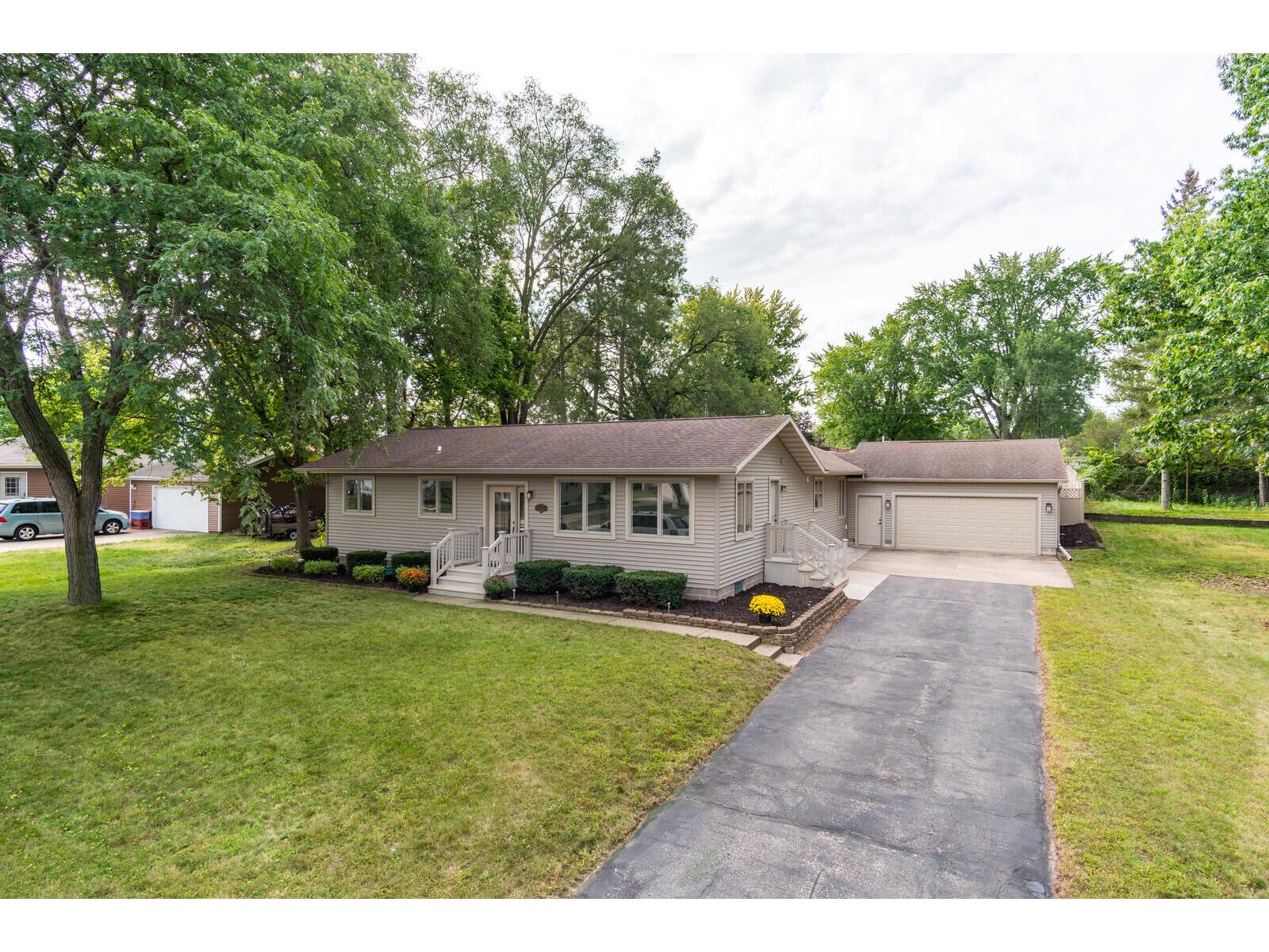 2720 Burr Oak Shelby WI 54601 1893290 image1