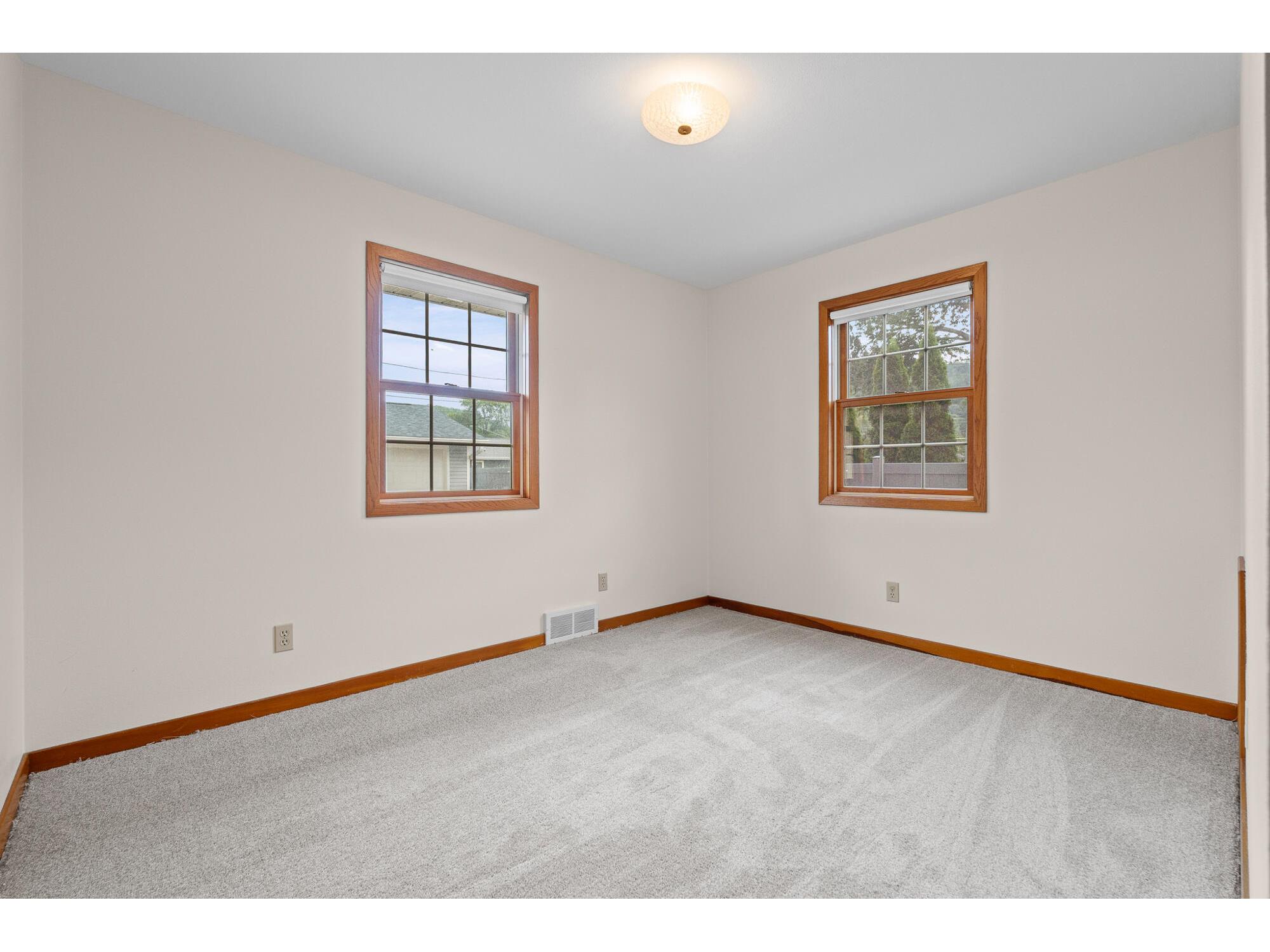 2721 Ray La Crosse WI 54601 1970409 image18