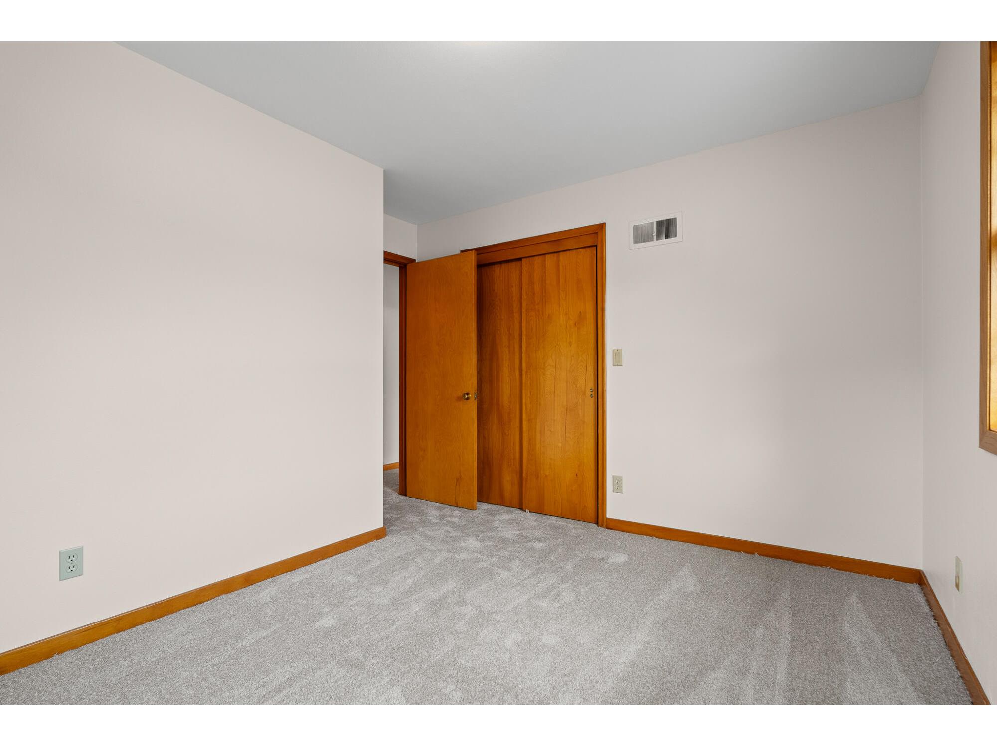 2721 Ray La Crosse WI 54601 1970409 image19